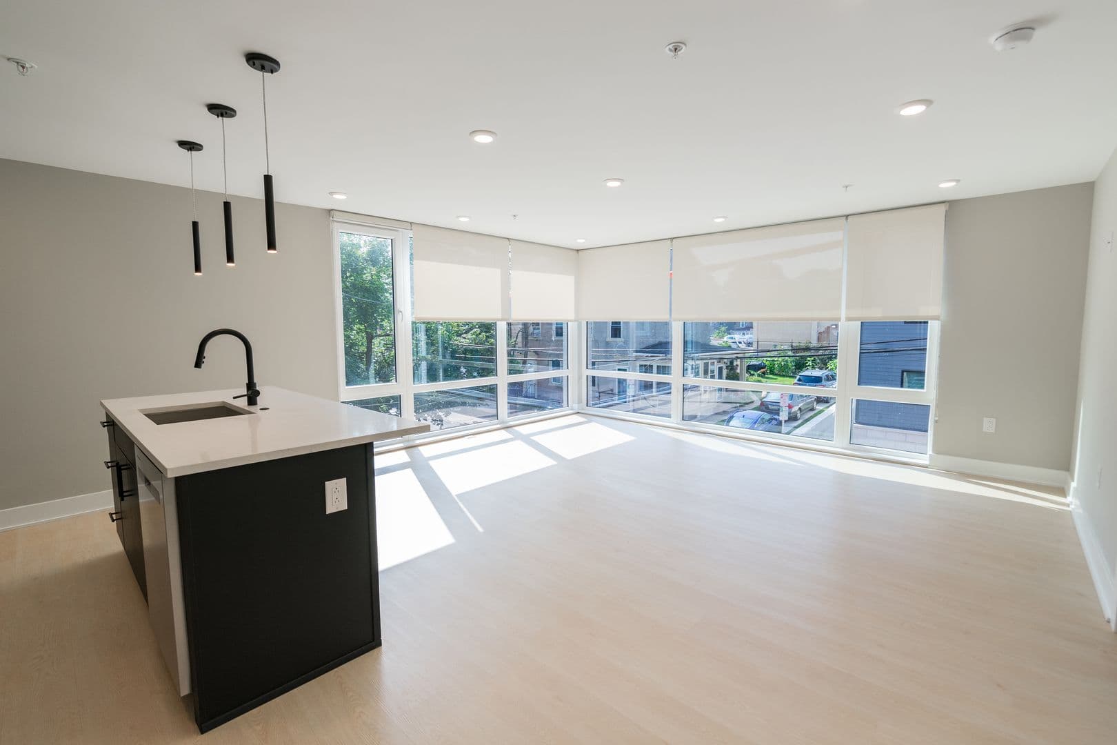 Philadelphia Apartment: 6604 Ridge Ave