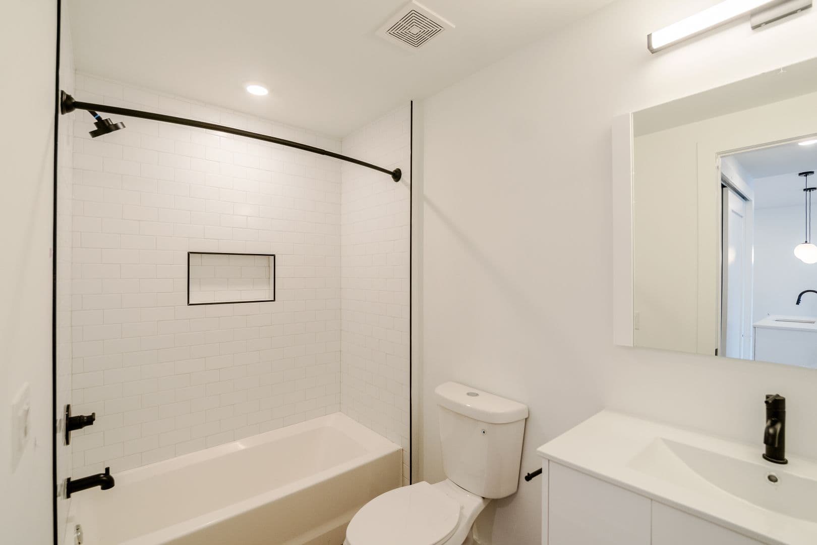 Philadelphia Apartment: 5904 Germantown Ave