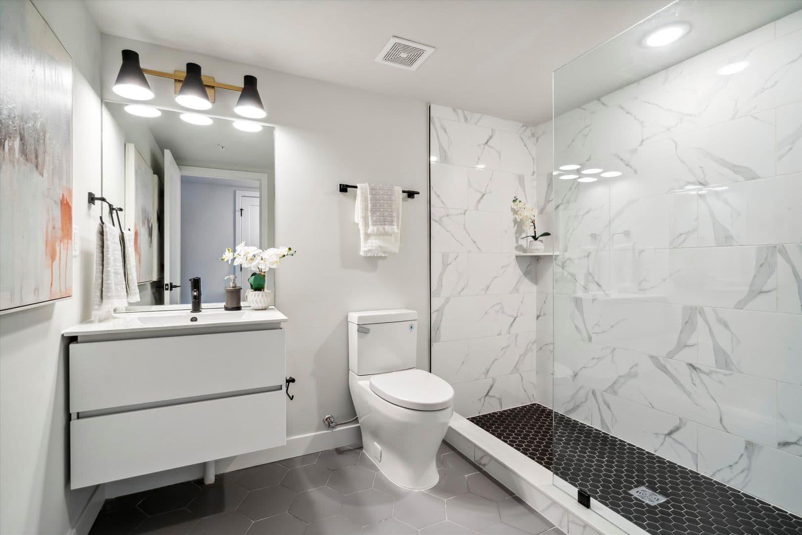 Philadelphia Apartment: 1102 Germantown Avenue