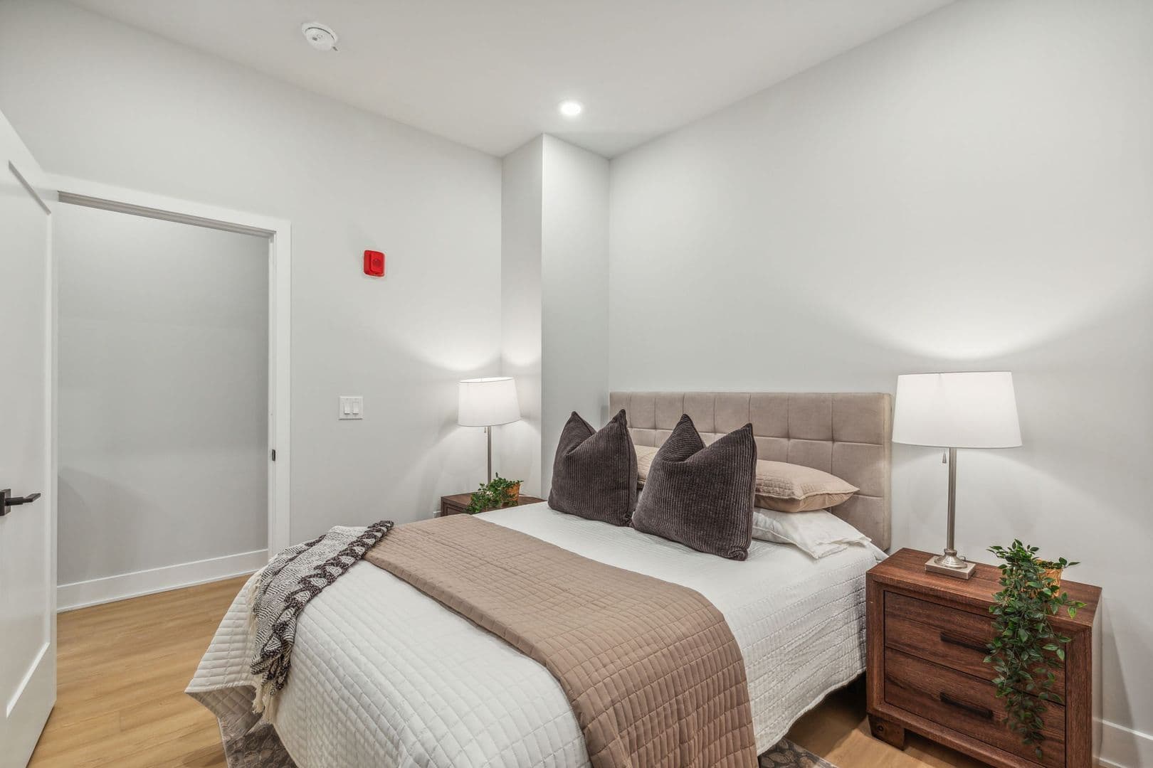 Philadelphia Apartment: 6910 Ridge Avenue