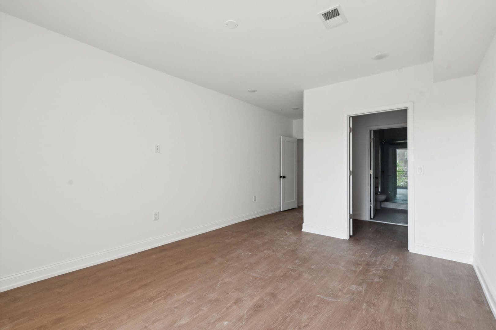 Philadelphia Apartment: 1614 Ridge Ave