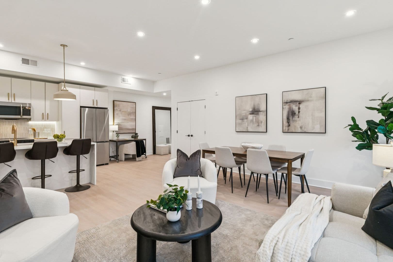 Philadelphia Apartment: 20-30 W Allens Ln