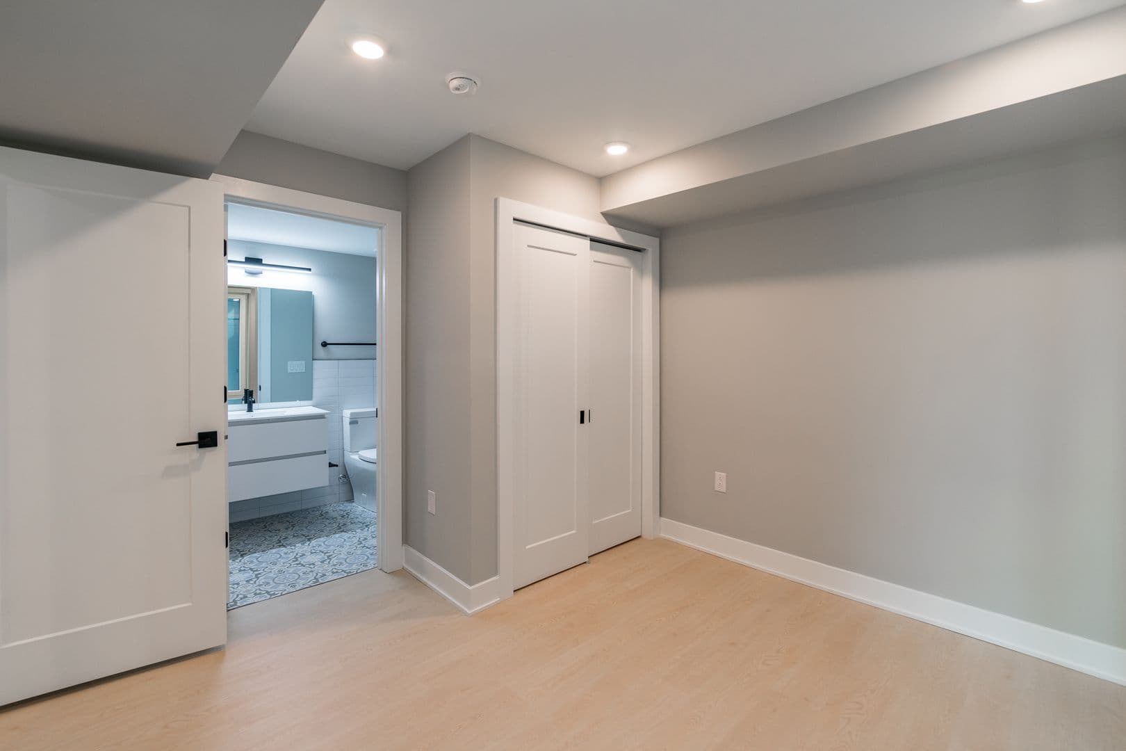 Philadelphia Apartment: 6604 Ridge Ave