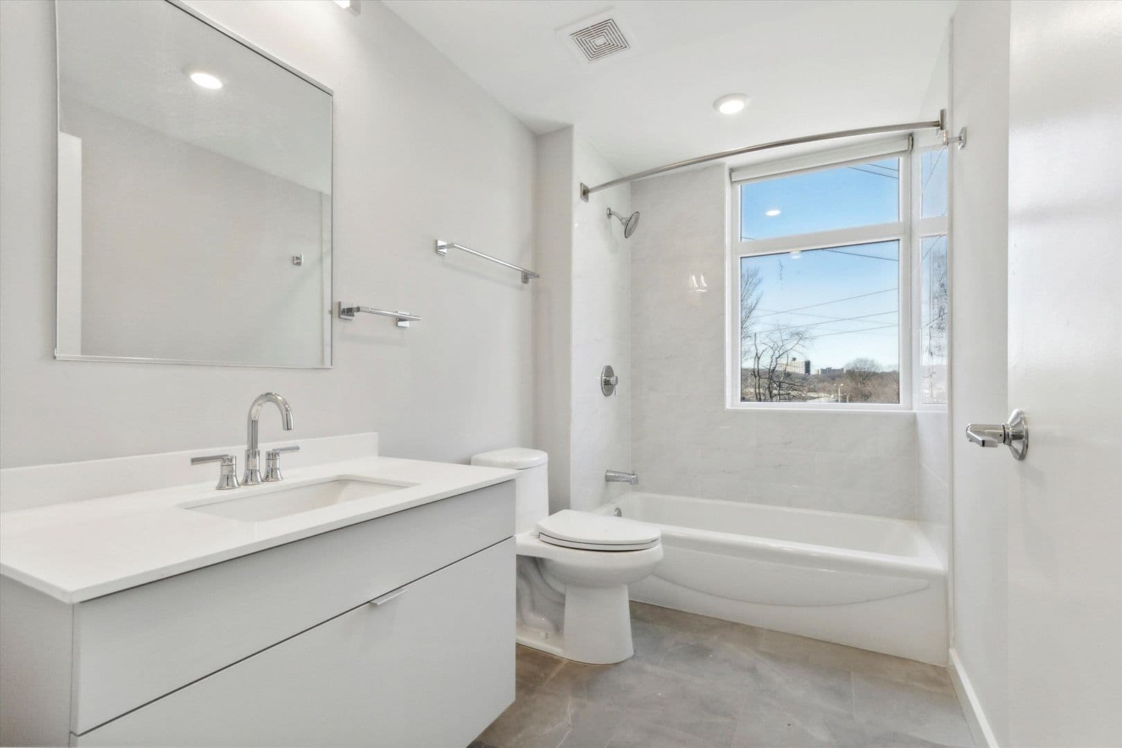Philadelphia Apartment: 3449 Scotts Ln