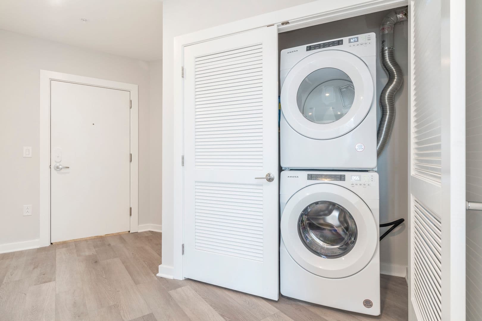 Philadelphia Apartment: 3449 Scotts Ln