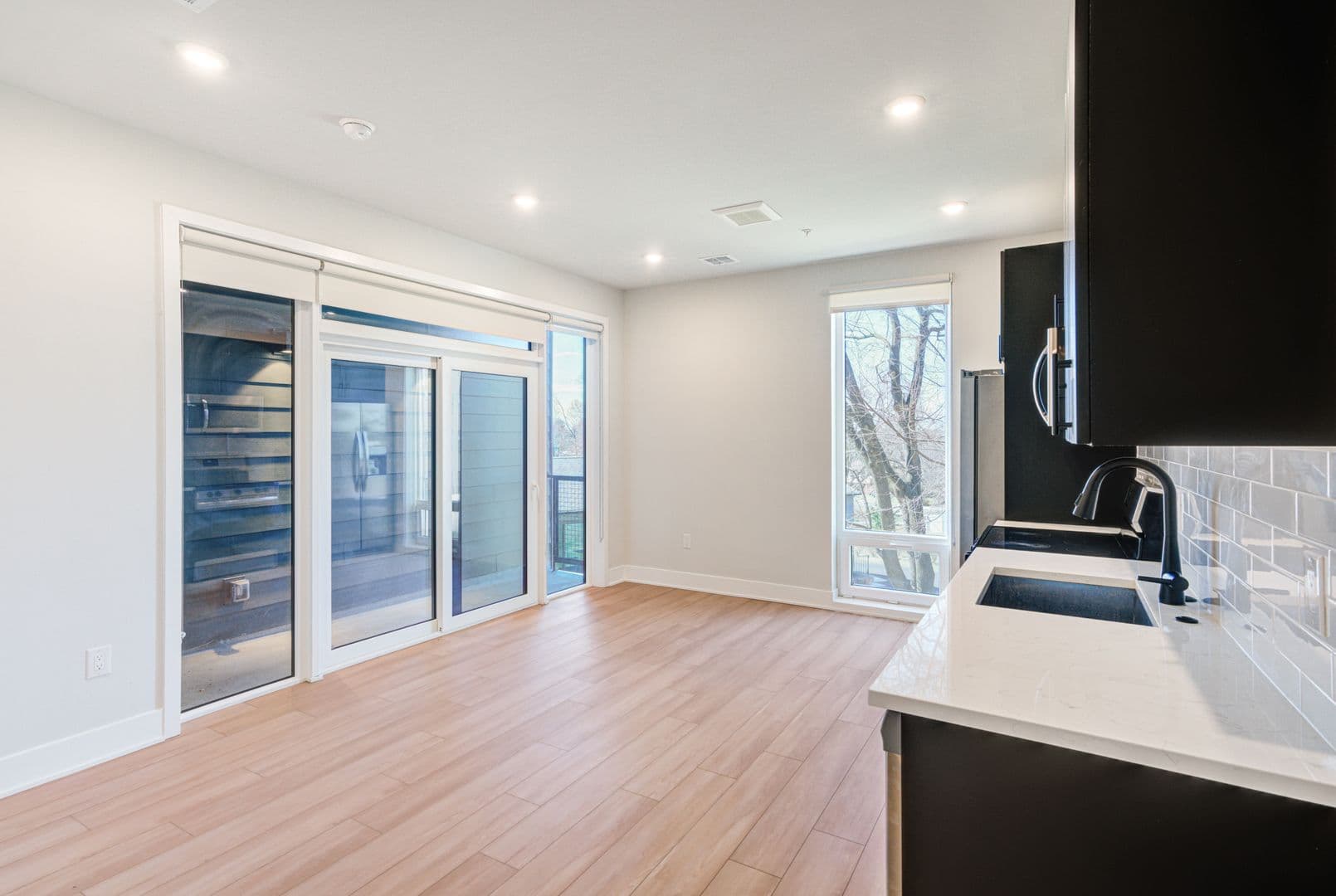 Philadelphia Apartment: 6910 Ridge Avenue
