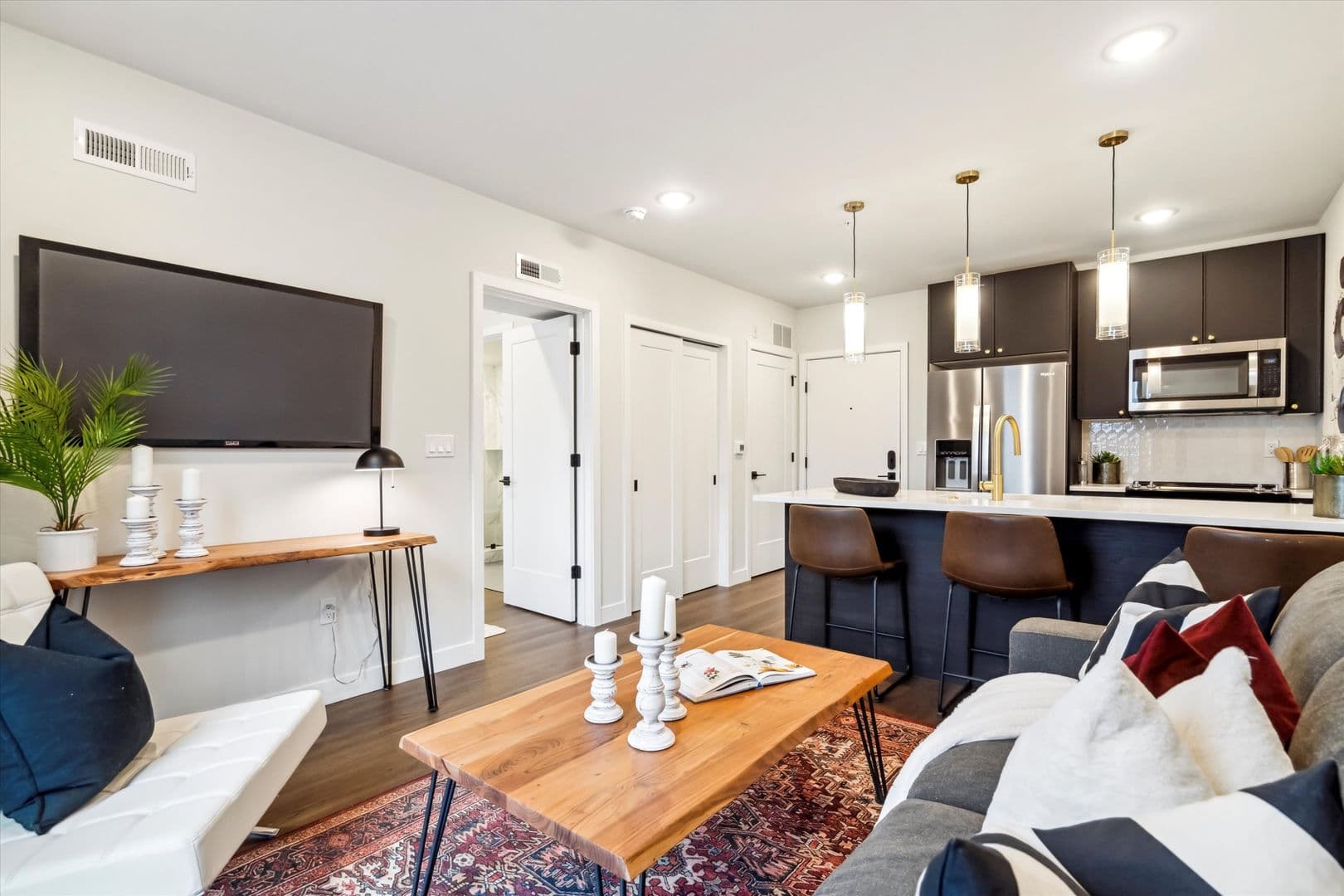 Philadelphia Apartment: 1102 Germantown Avenue