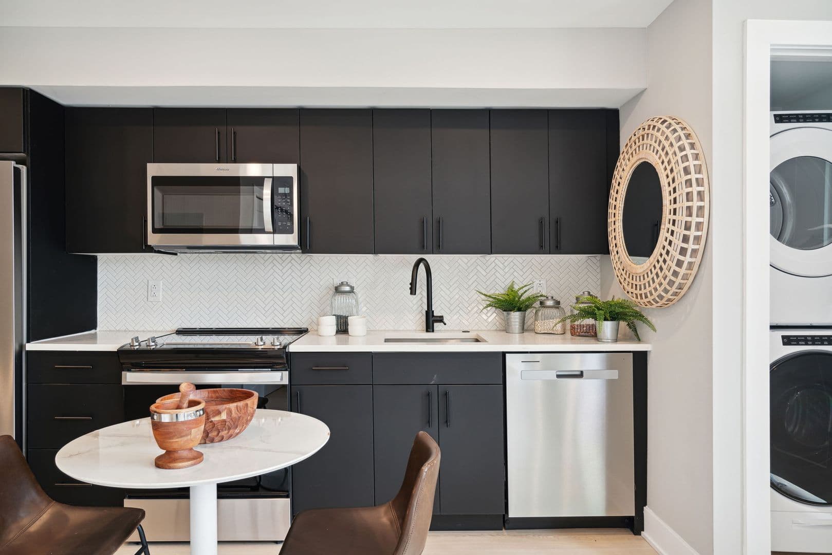 Philadelphia Apartment: 6604 Ridge Ave