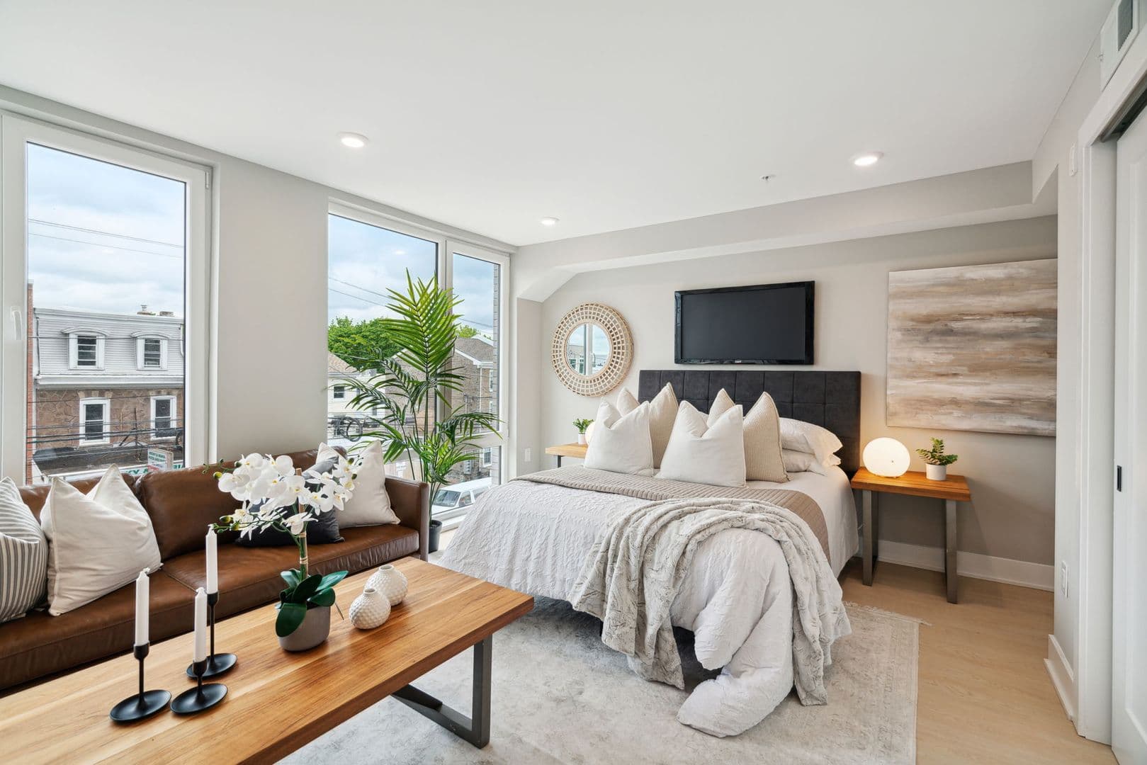 Philadelphia Apartment: 6604 Ridge Ave