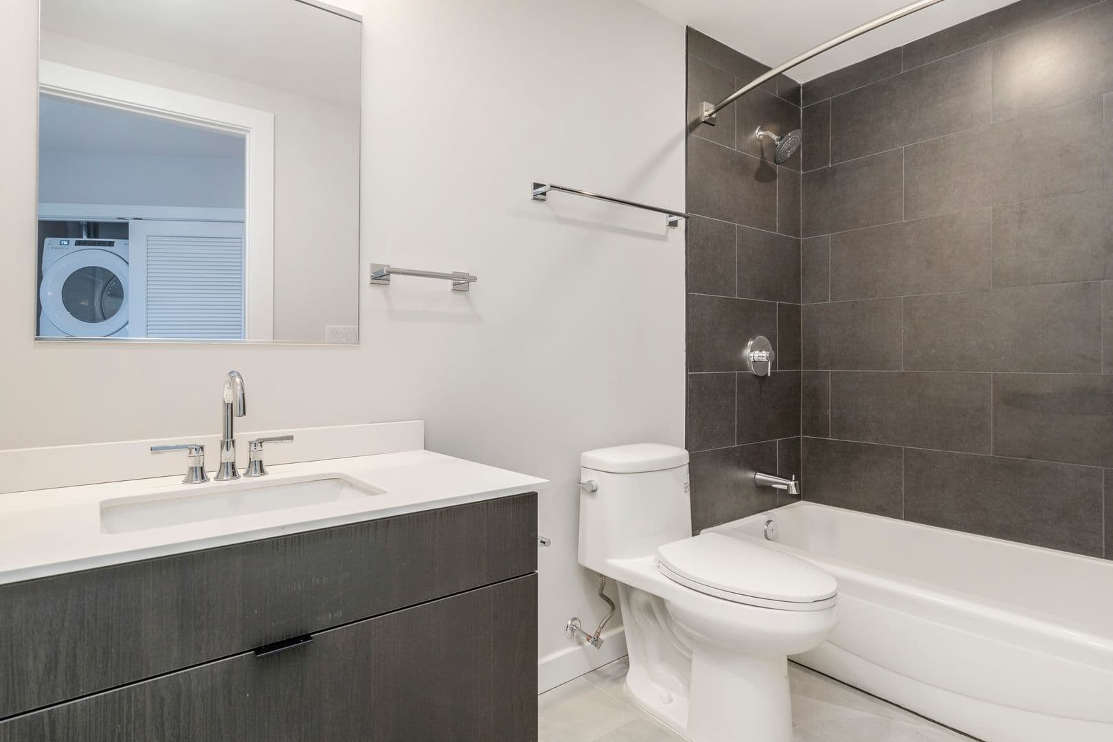 Philadelphia Apartment: 3449 Scotts Ln