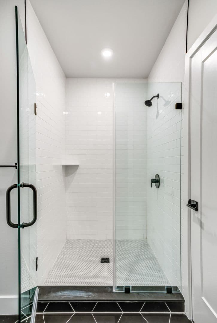 Philadelphia Apartment: 6910 Ridge Avenue