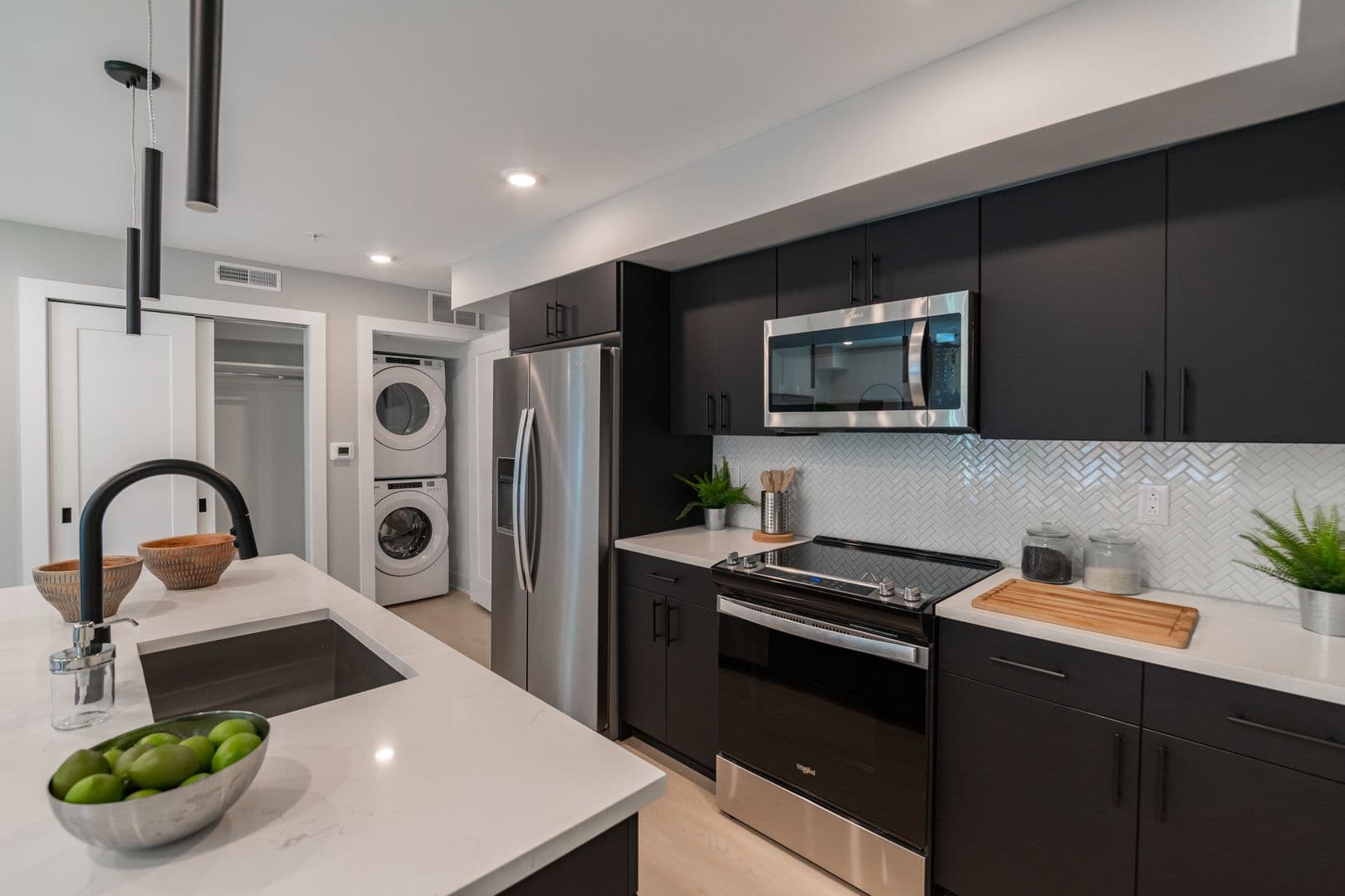 Philadelphia Apartment: 6604 Ridge Ave