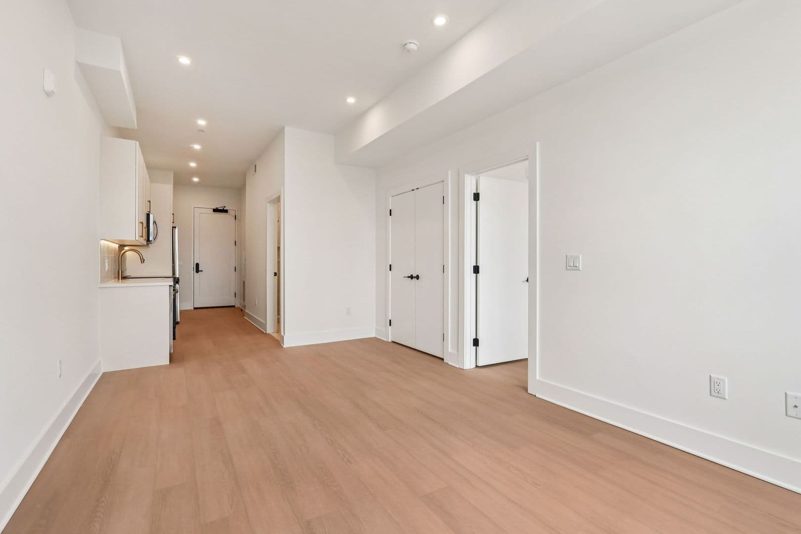 Philadelphia Apartment: 20-30 W Allens Ln