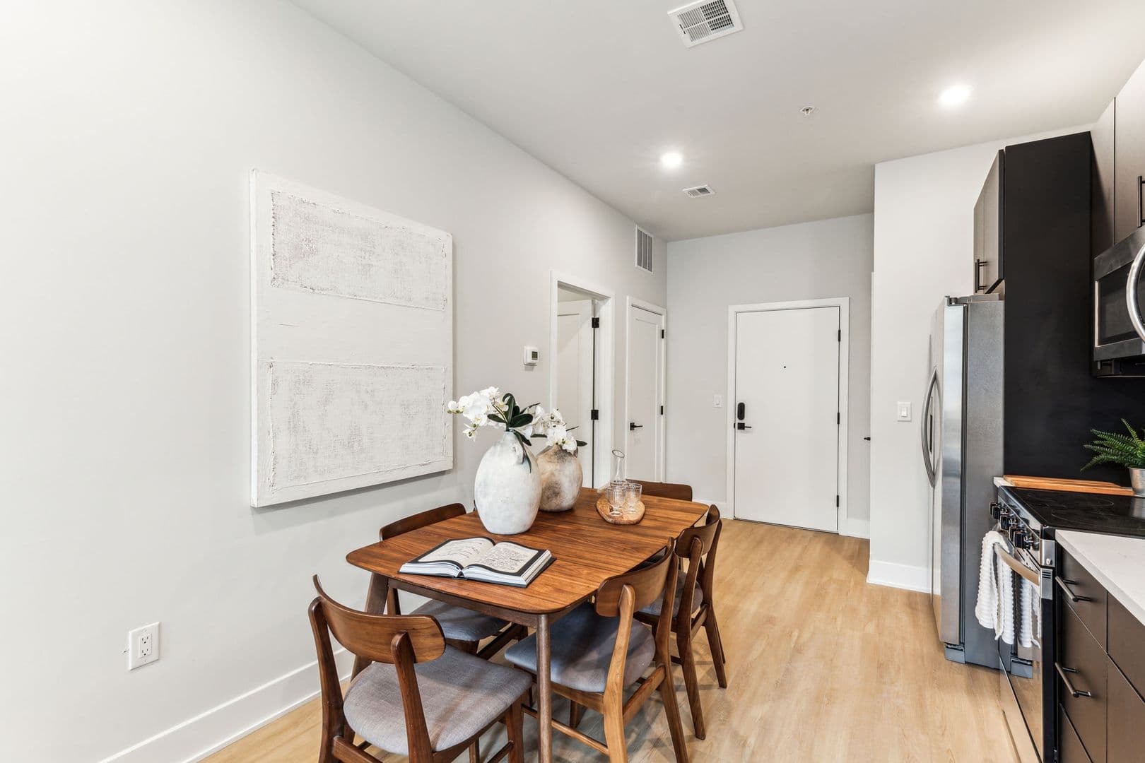Philadelphia Apartment: 6910 Ridge Avenue