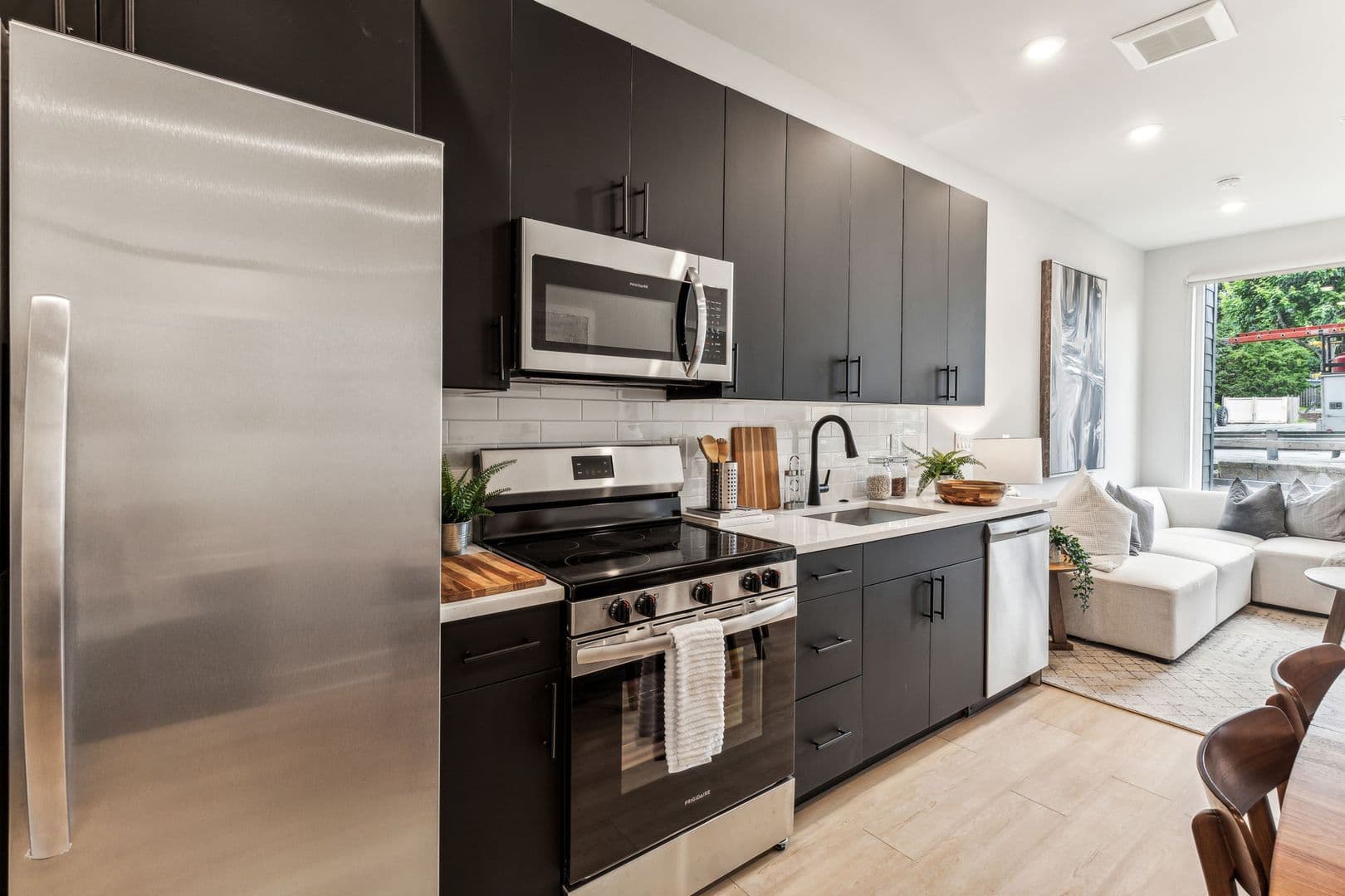 Philadelphia Apartment: 6910 Ridge Avenue