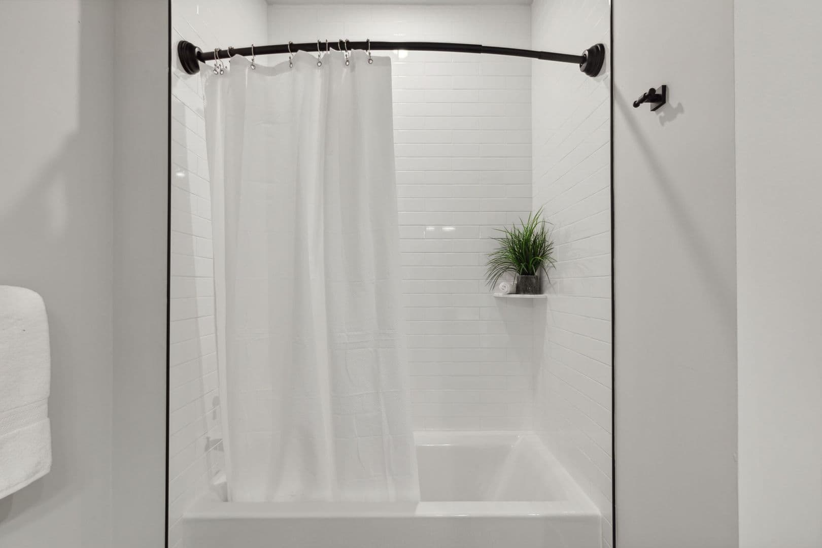 Philadelphia Apartment: 6910 Ridge Avenue