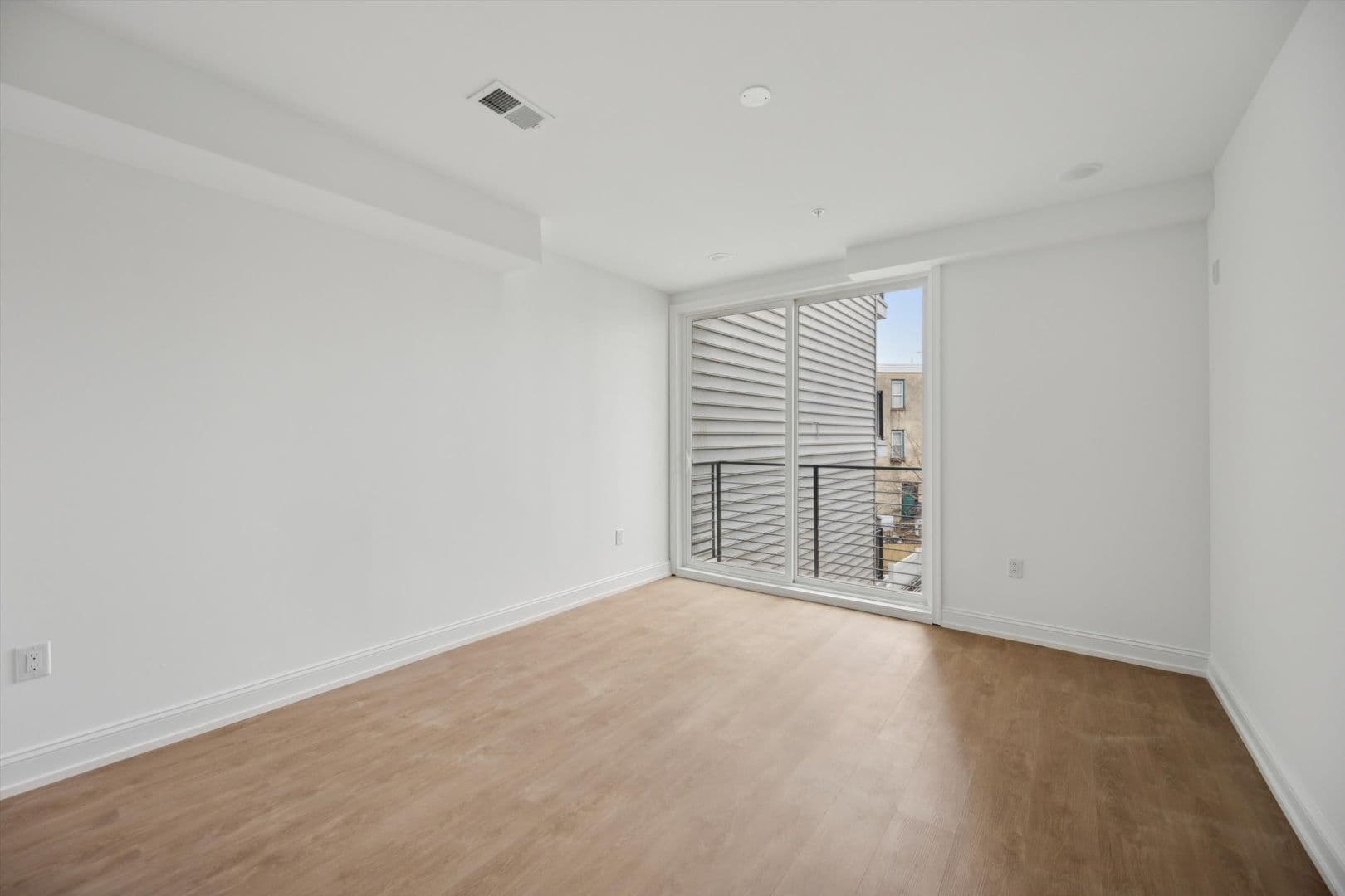 Philadelphia Apartment: 1614 Ridge Ave