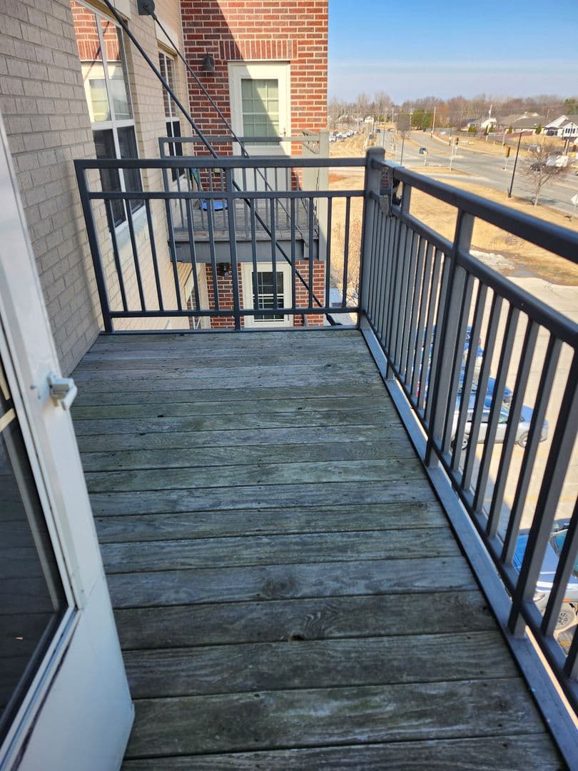 Green Bay Apartment: 445 Cardinal Lane