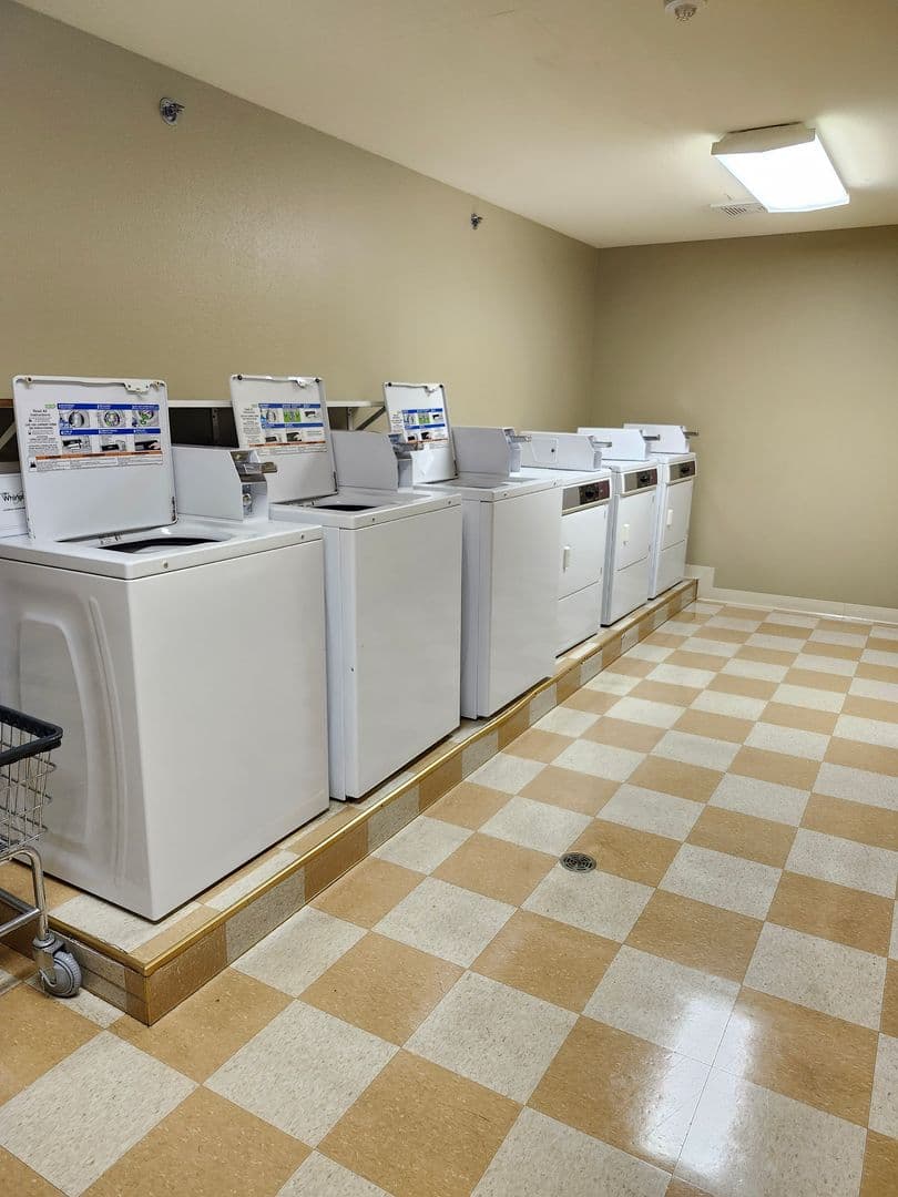 Green Bay Apartment: 445 Cardinal Lane
