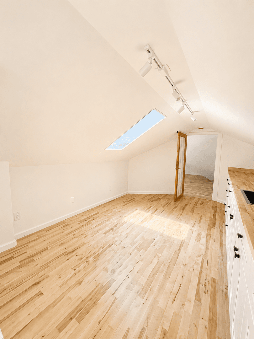 Santa Cruz House: 1472 Chanticleer Ave