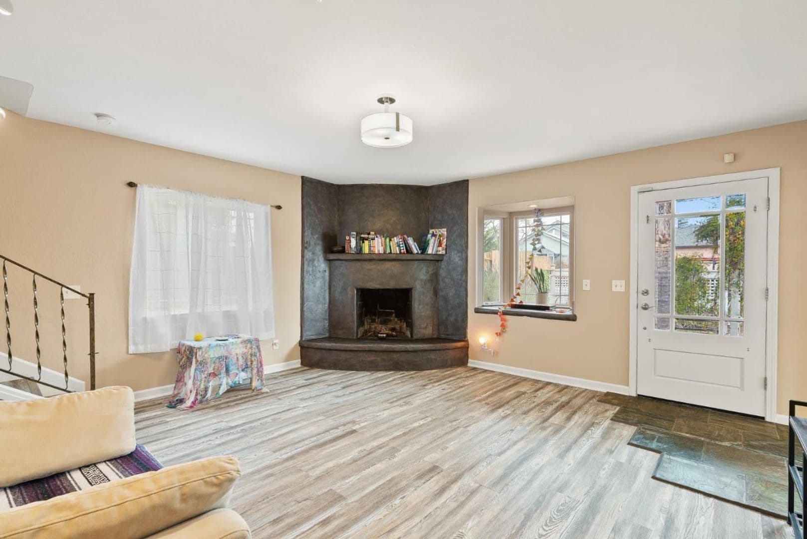 Santa Cruz Apartment: 531 Dufour Street