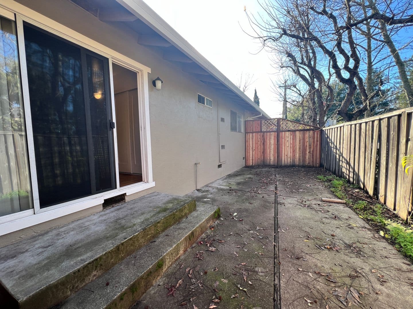 St. Helena Apartment: 1018-1040 Allison Avenue