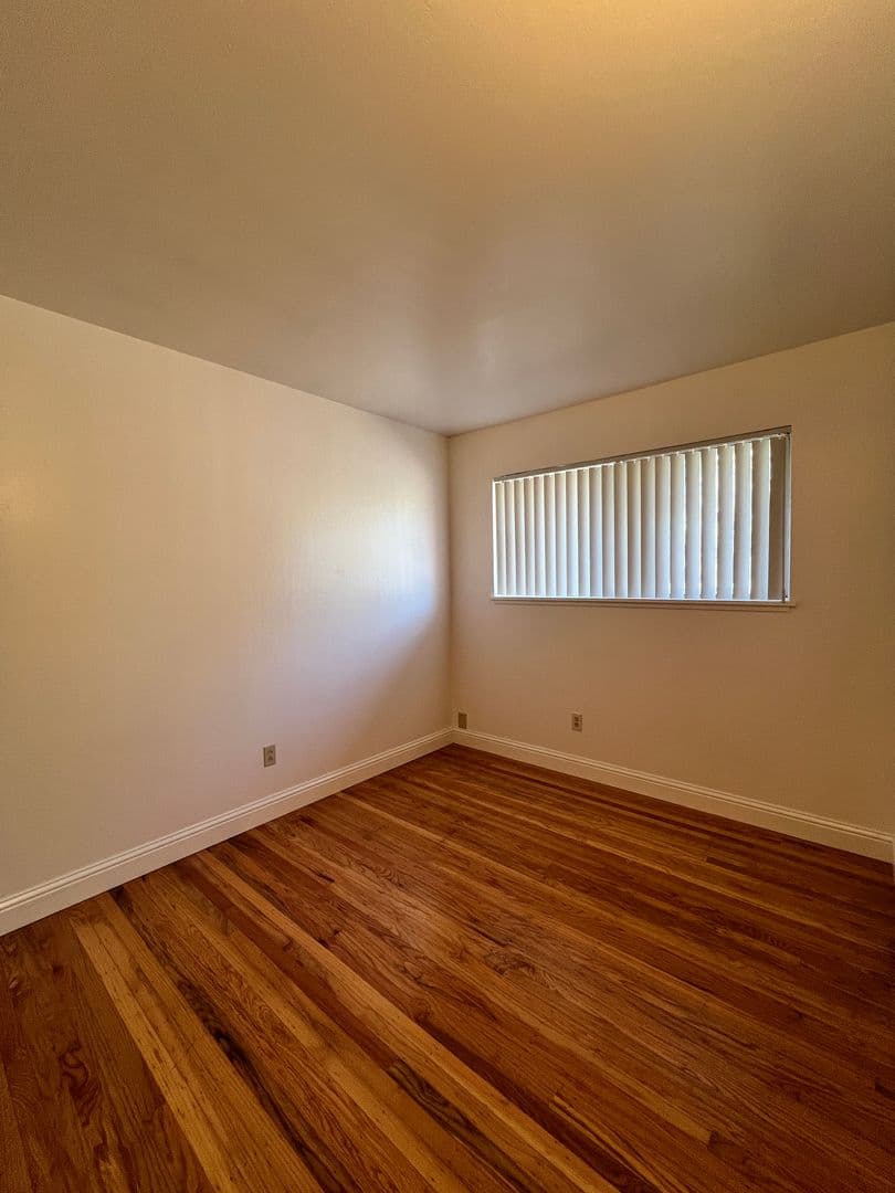 St. Helena Apartment: 1018-1040 Allison Avenue
