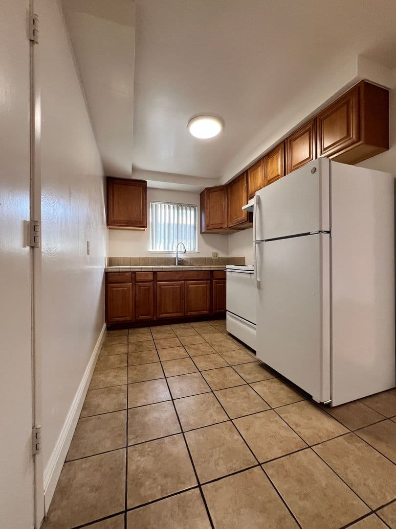 St. Helena Apartment: 1018-1040 Allison Avenue
