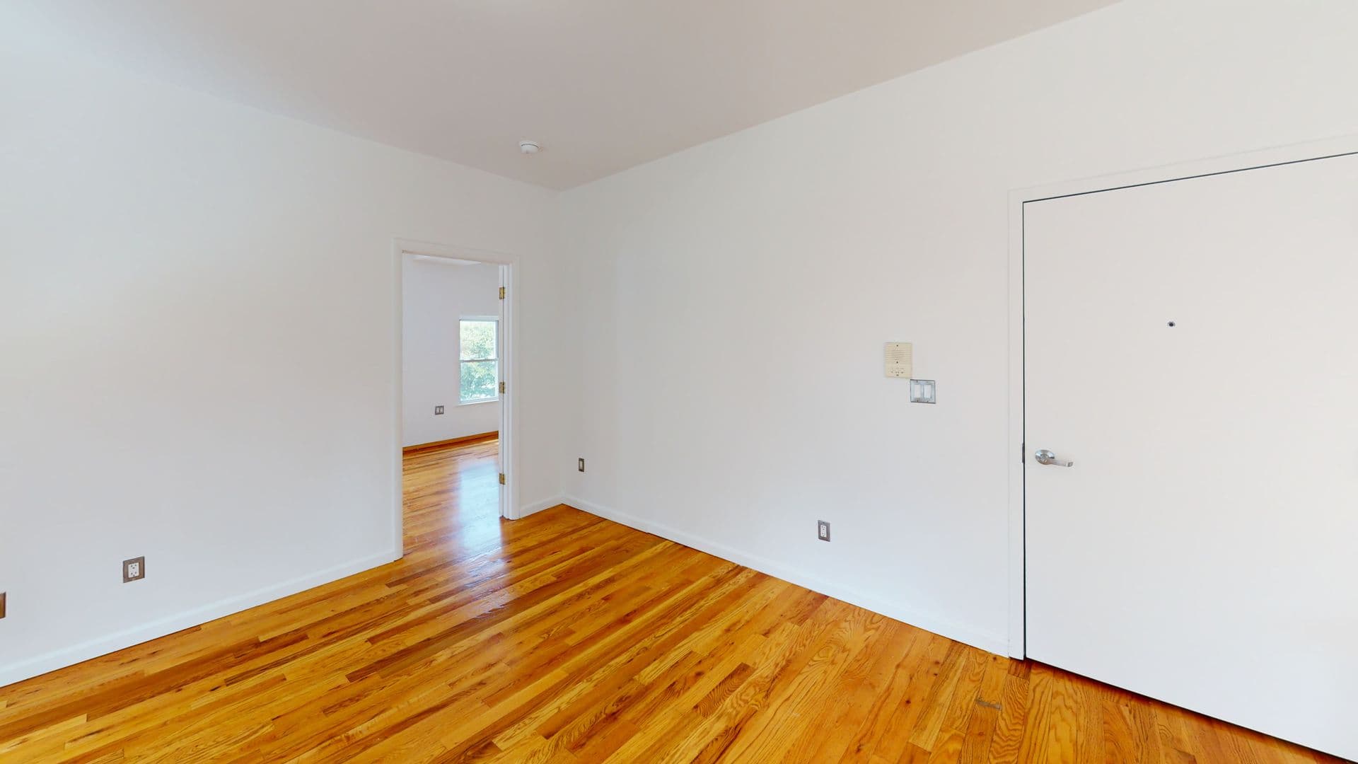 Newark Apartment: 15 Fulton St