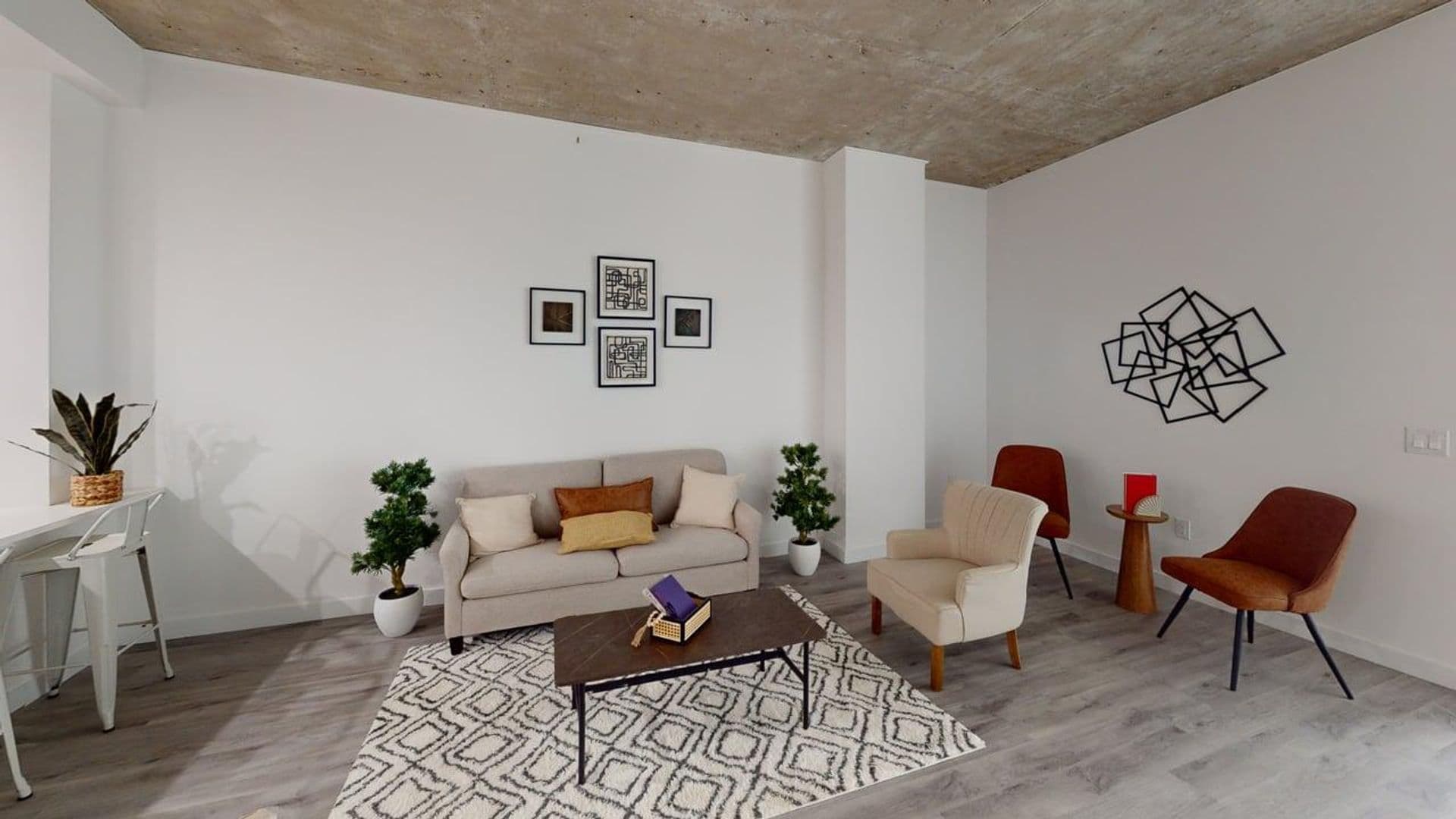 Newark Apartment: 10 Commerce Court