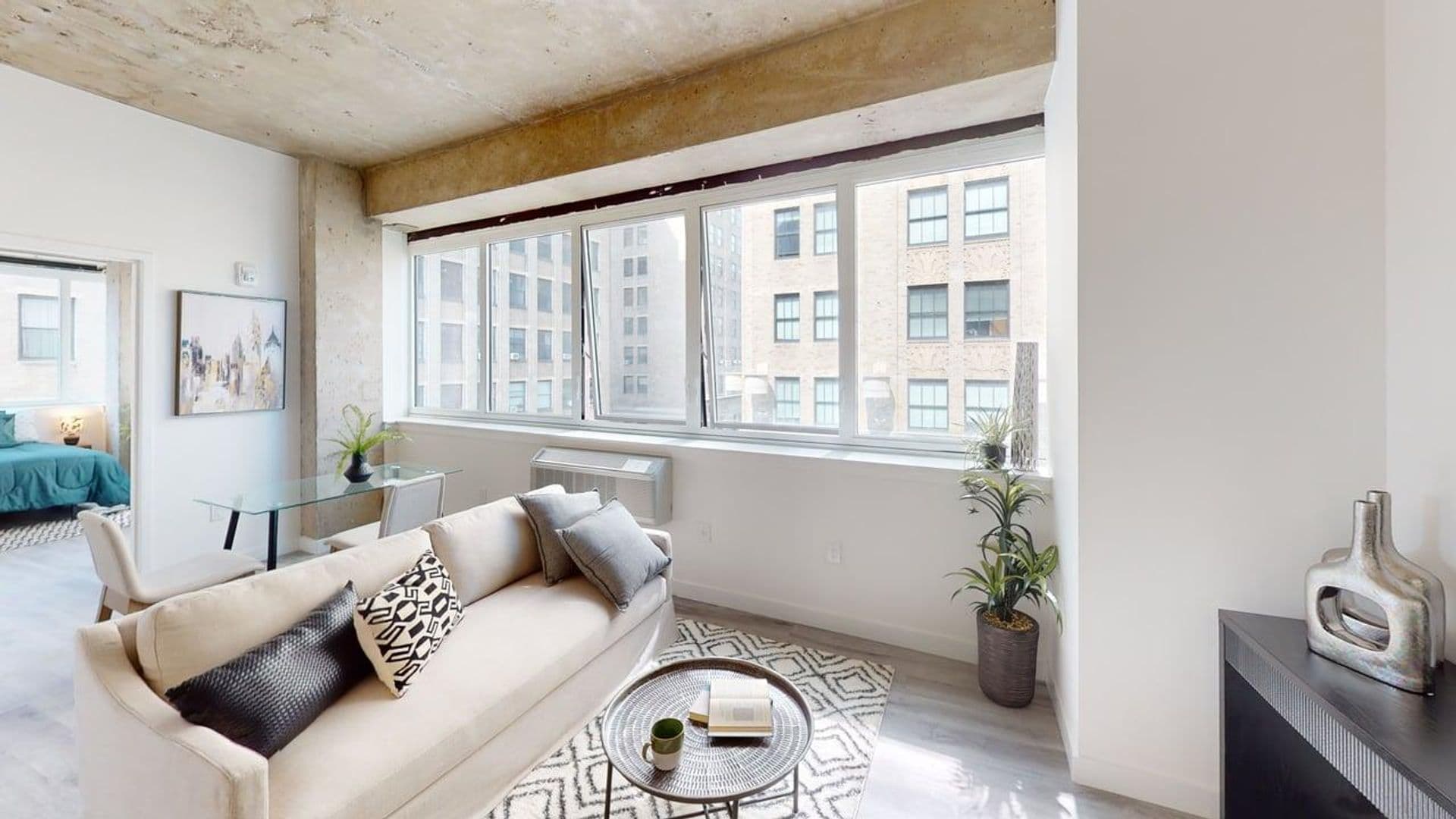 Newark Apartment: 10 Commerce Court