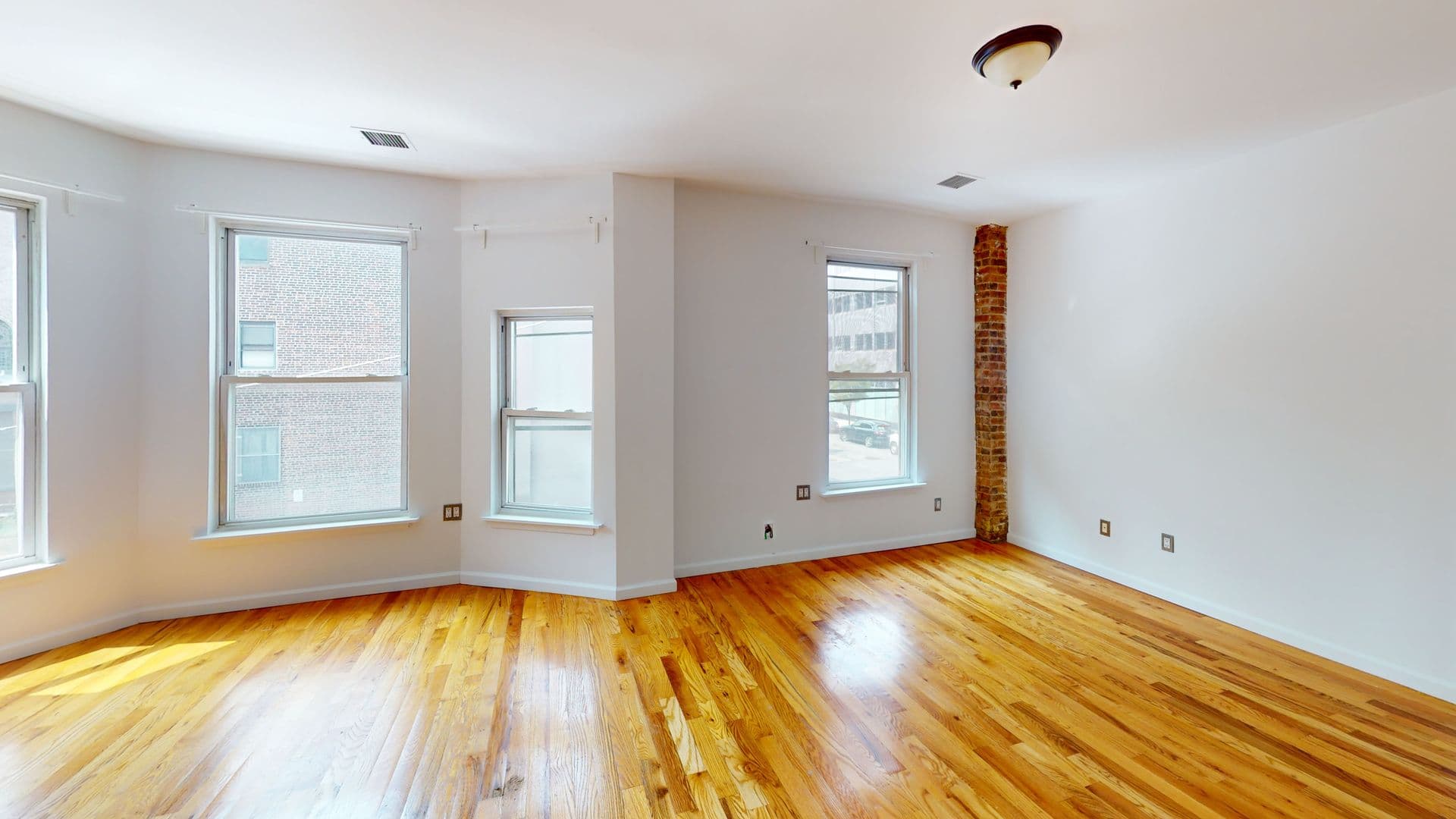 Newark Apartment: 15 Fulton St