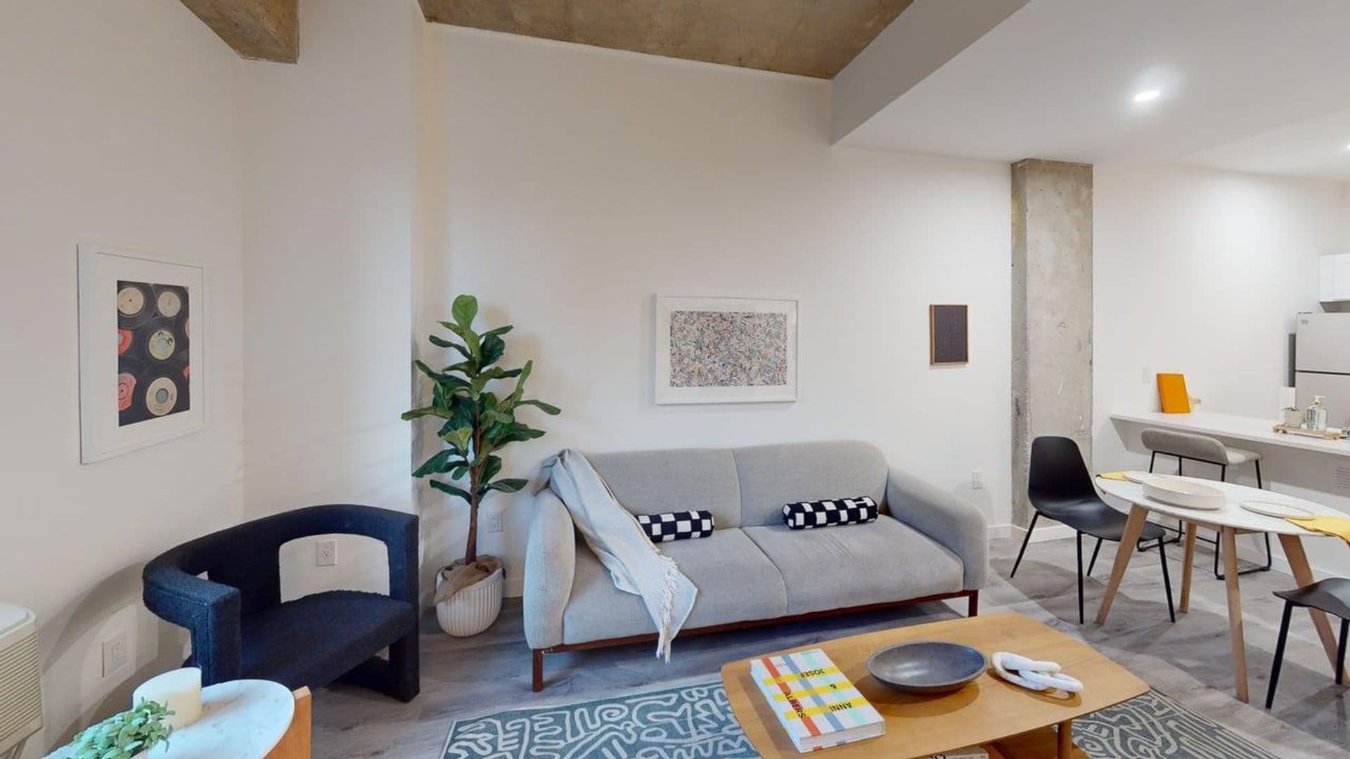 Newark Apartment: 10 Commerce Court