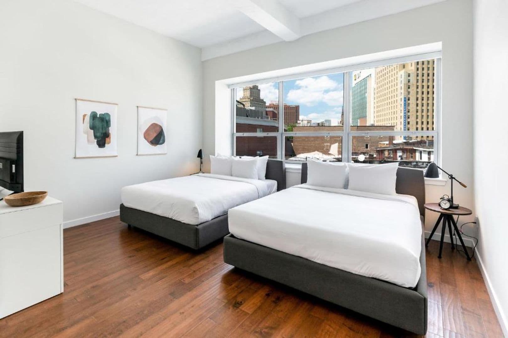 Newark Apartment: 10 Central Ave