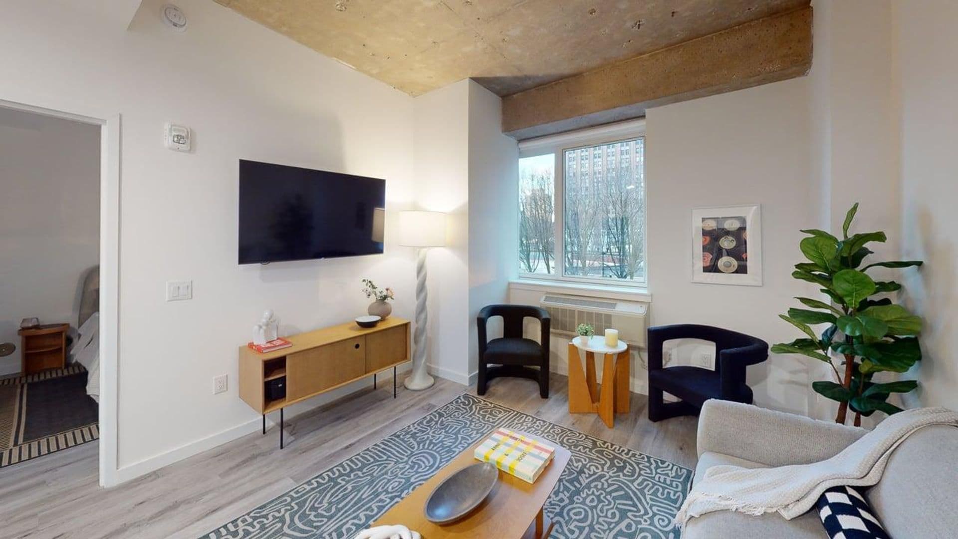Newark Apartment: 10 Commerce Court