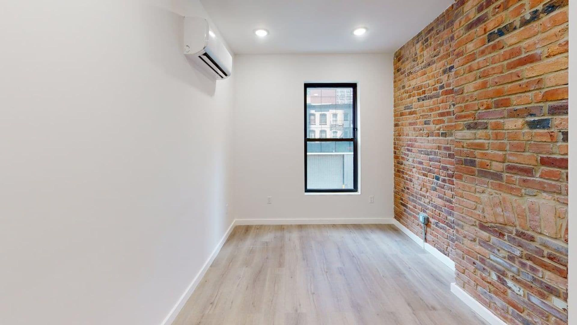 Newark Apartment: 81 Halsey St