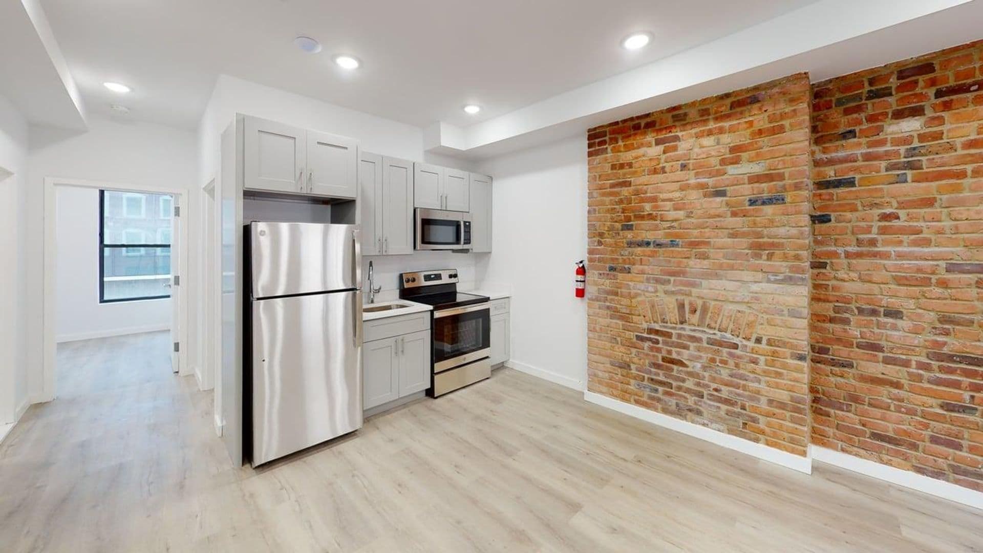 Newark Apartment: 81 Halsey St