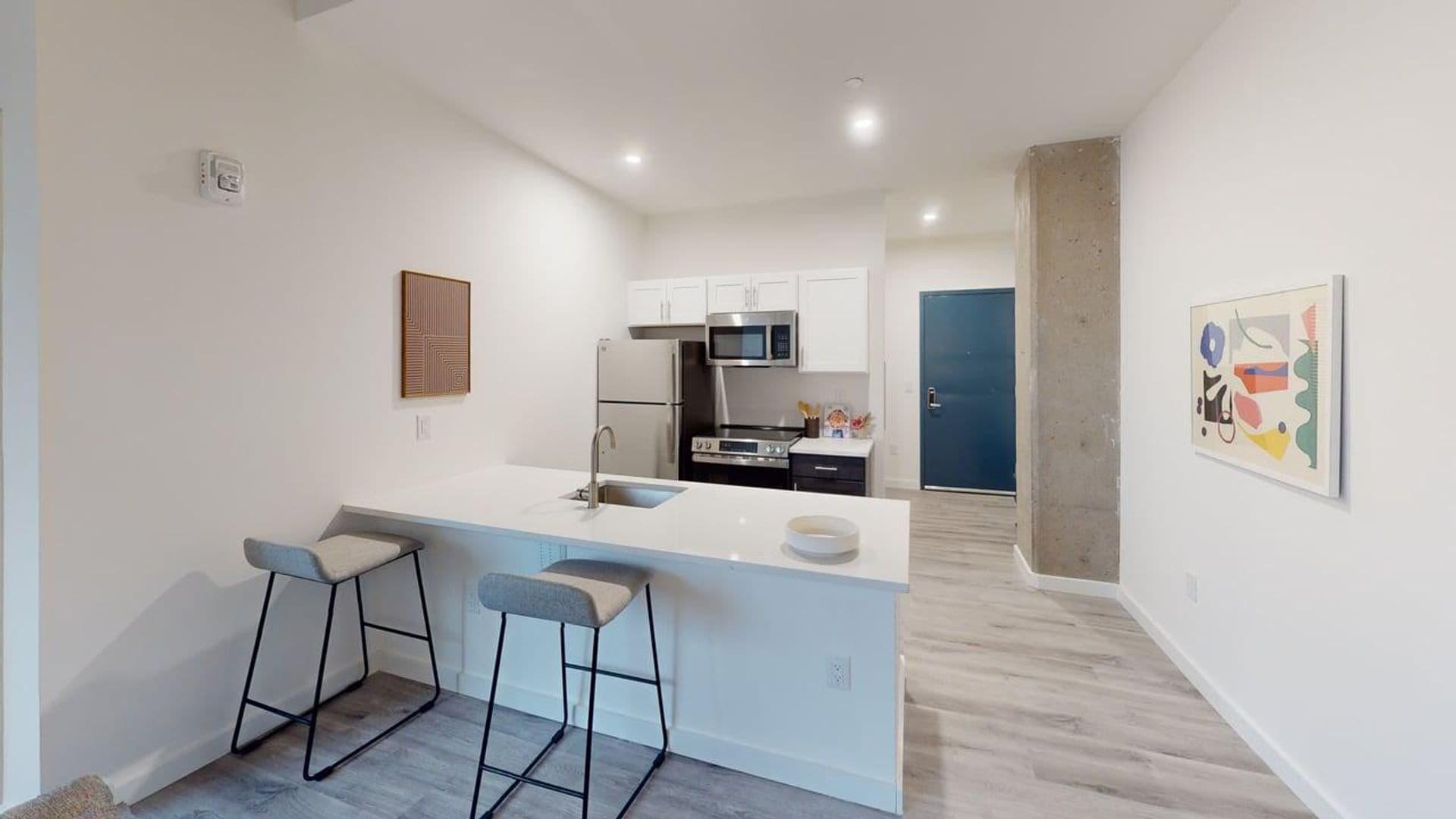 Newark Apartment: 10 Commerce Court