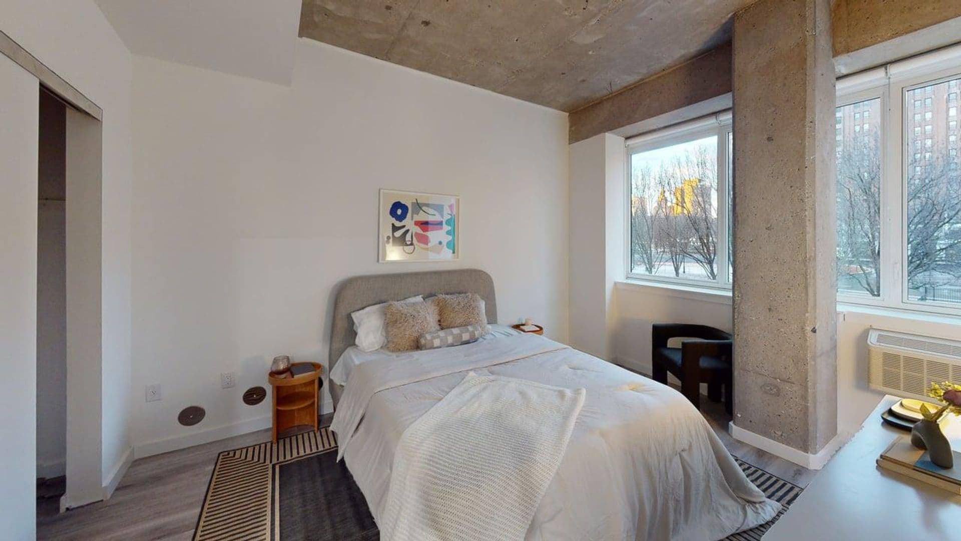 Newark Apartment: 10 Commerce Court