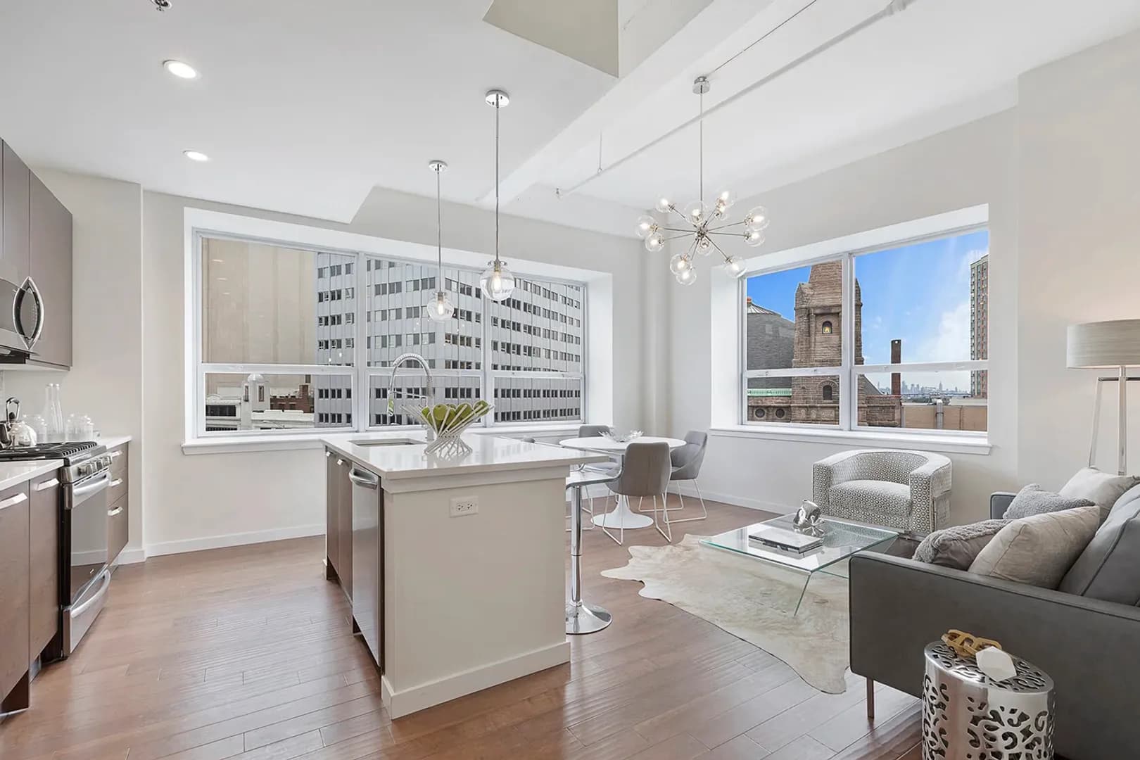Newark Apartment: 10 Central Ave