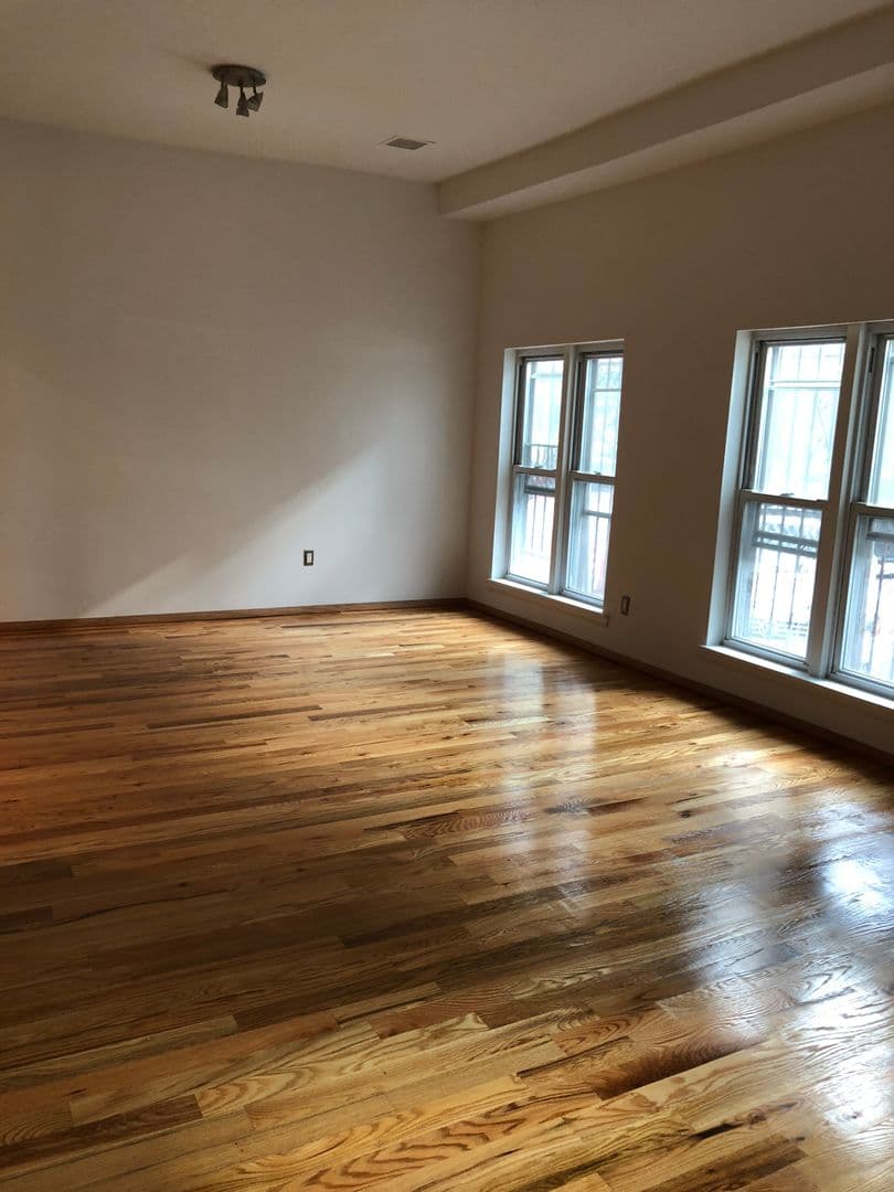Newark Apartment: 15 Fulton St