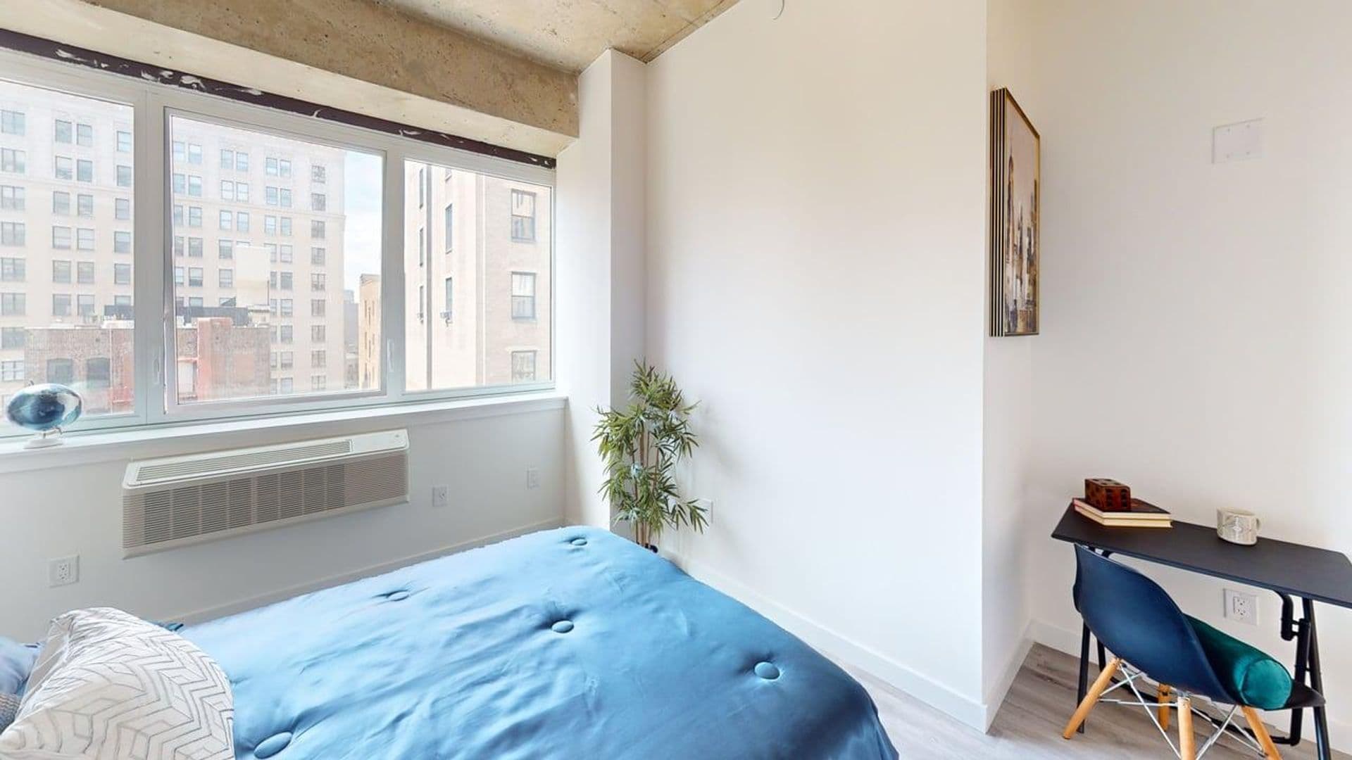Newark Apartment: 10 Commerce Court