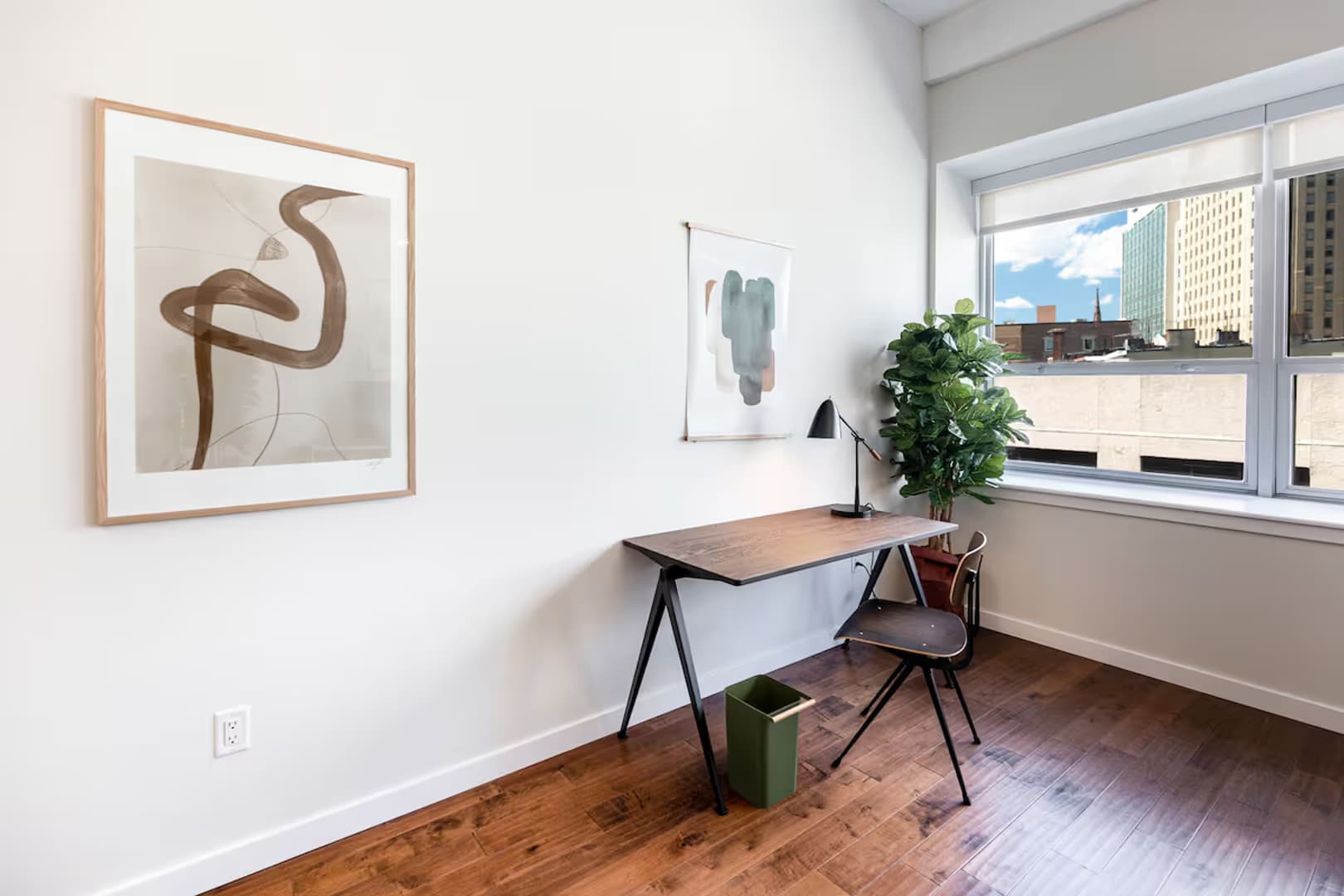 Newark Apartment: 10 Central Ave