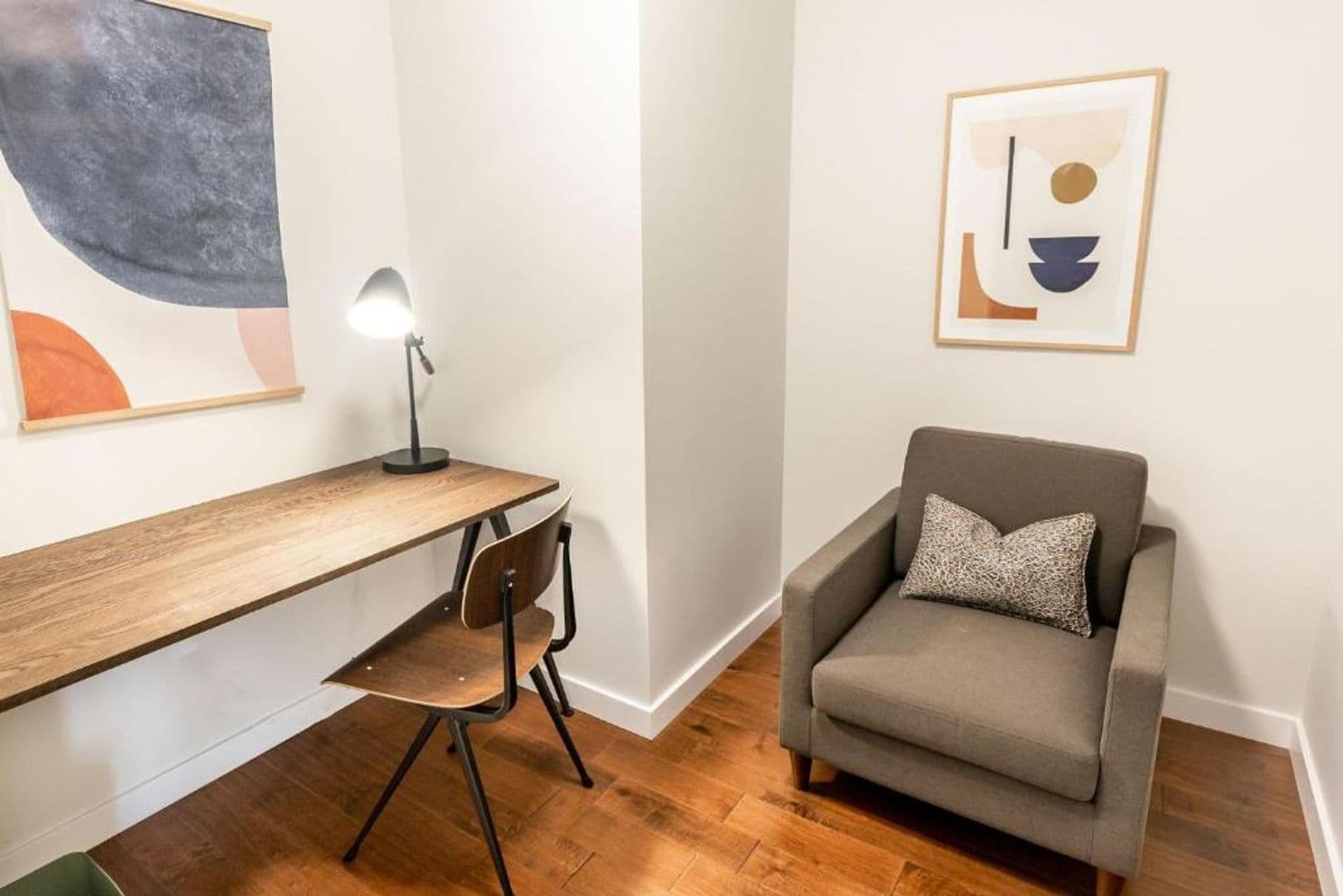 Newark Apartment: 10 Central Ave