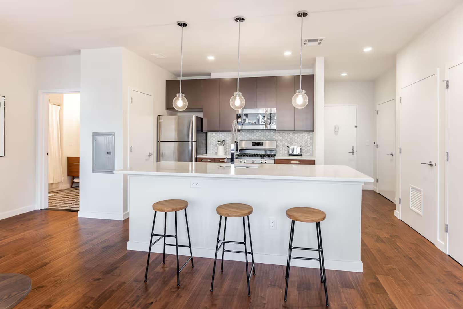 Newark Apartment: 10 Central Ave
