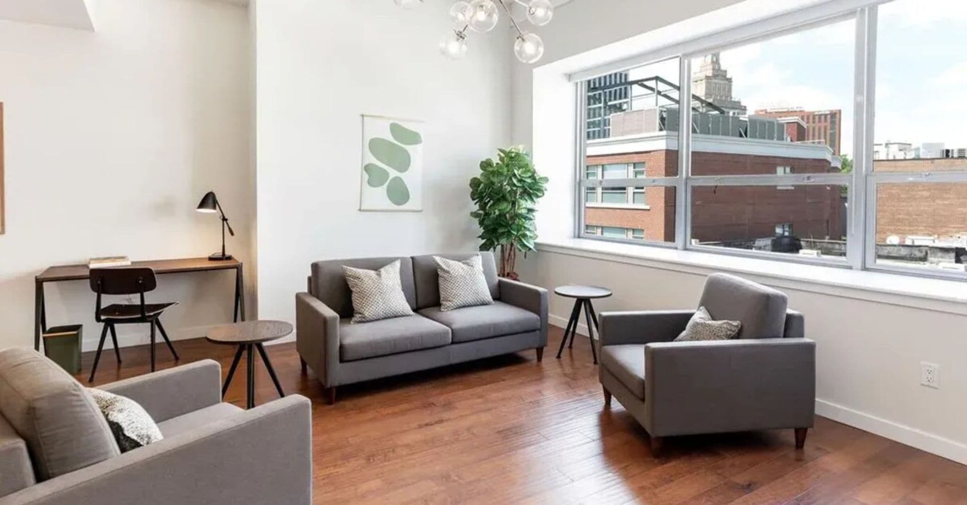 Newark Apartment: 10 Central Ave