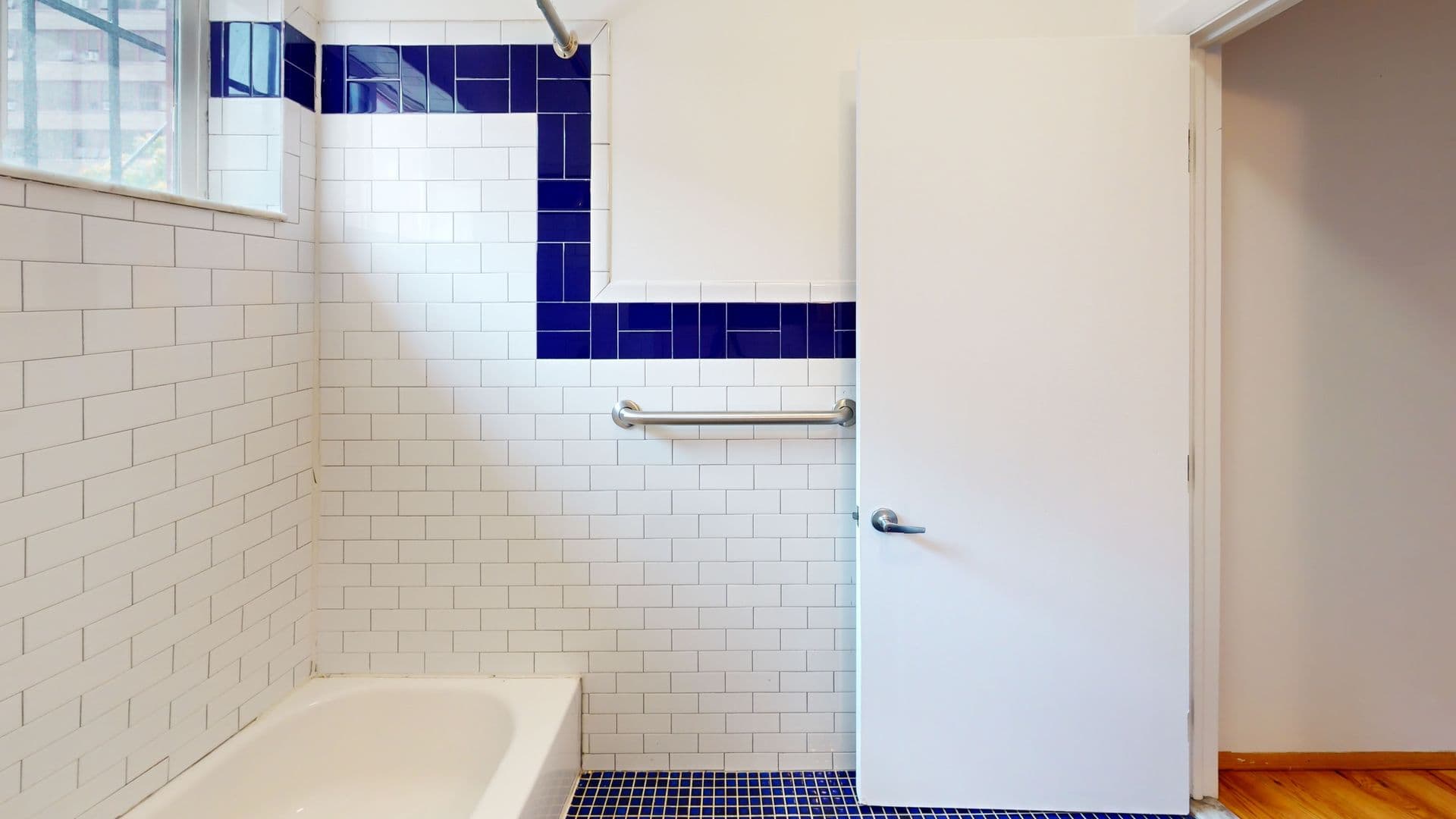 Newark Apartment: 15 Fulton St