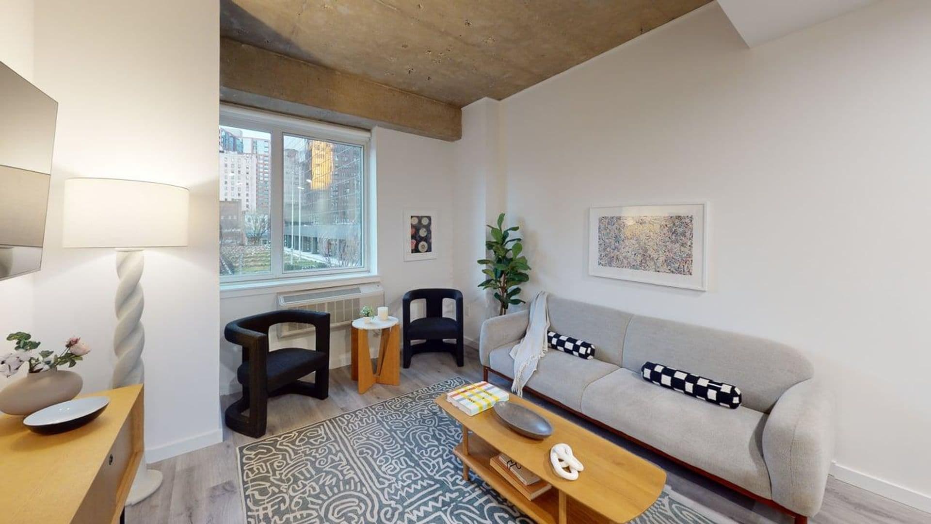 Newark Apartment: 10 Commerce Court