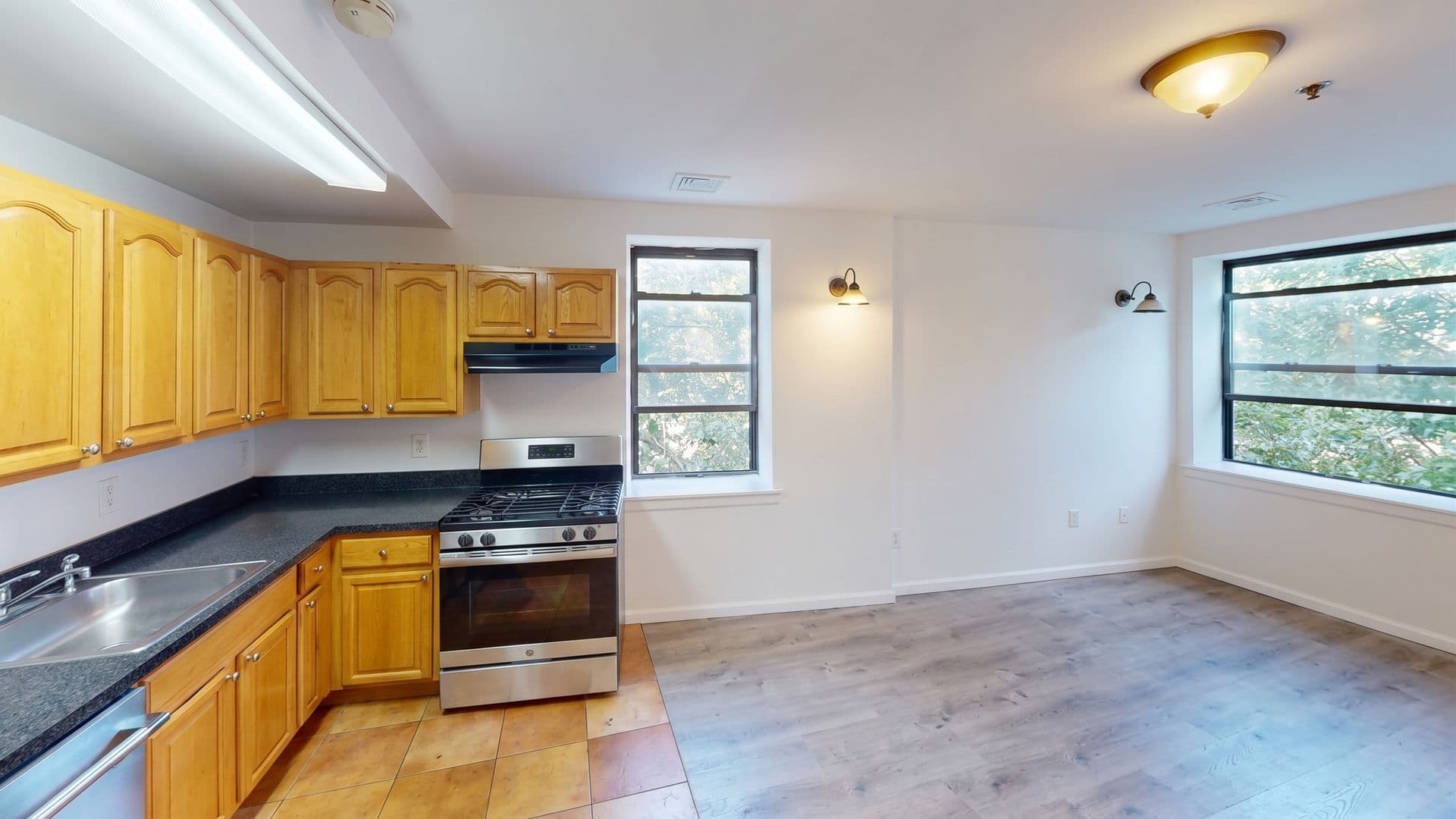 Newark Apartment: 39 Lincoln Park