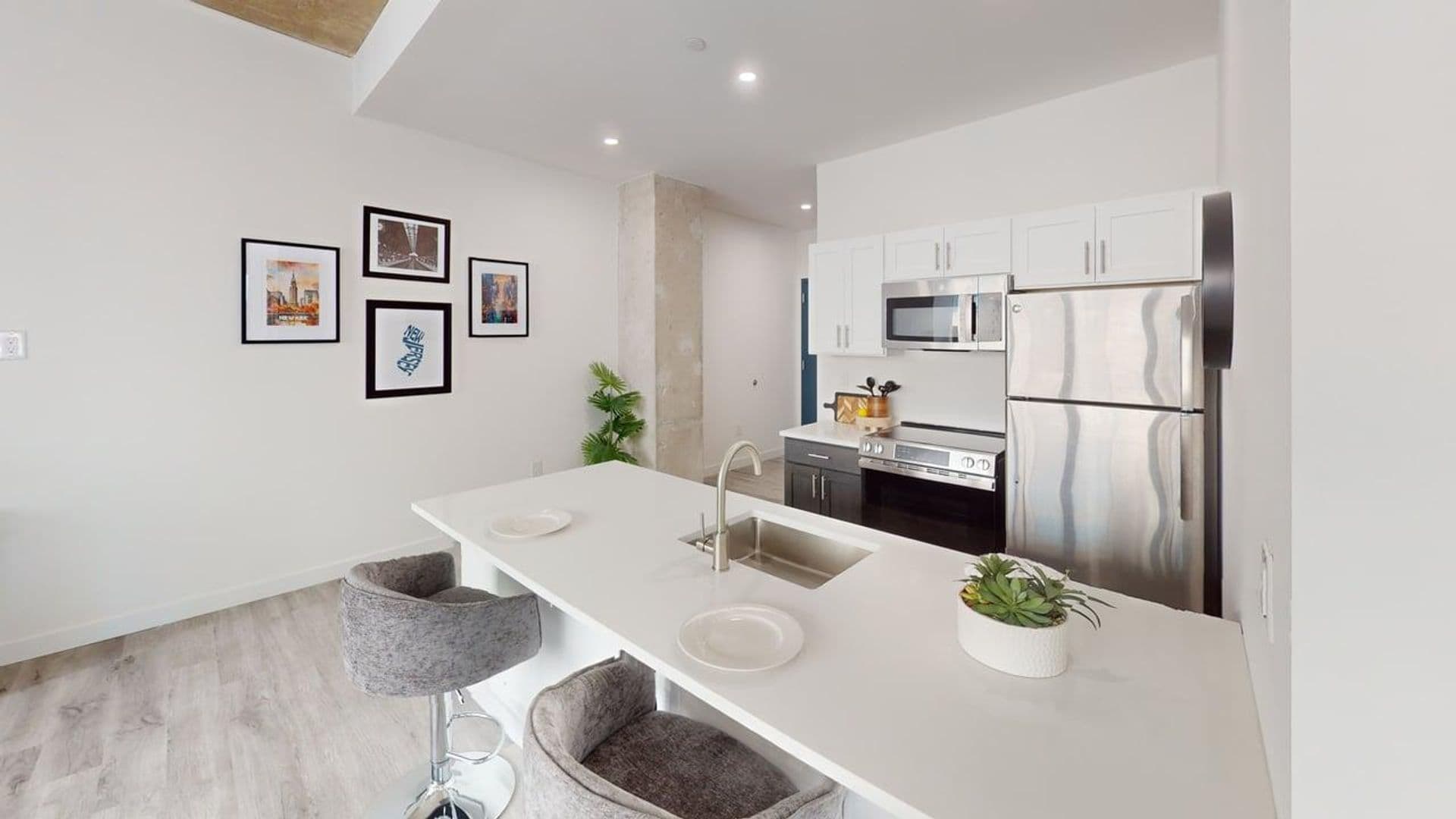 Newark Apartment: 10 Commerce Court